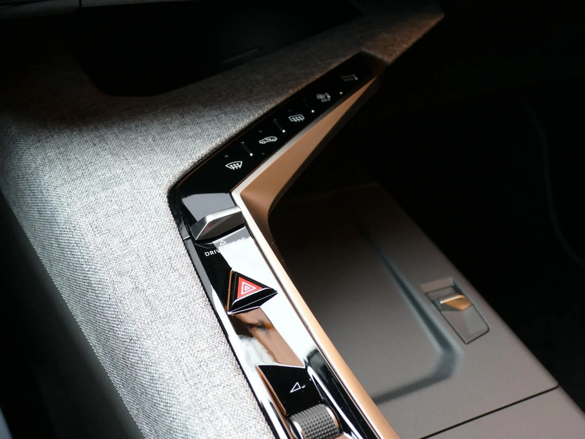 PEUGEOT 3008 - Miniature 24 sur 31 - Cliquer pour voir cette photo