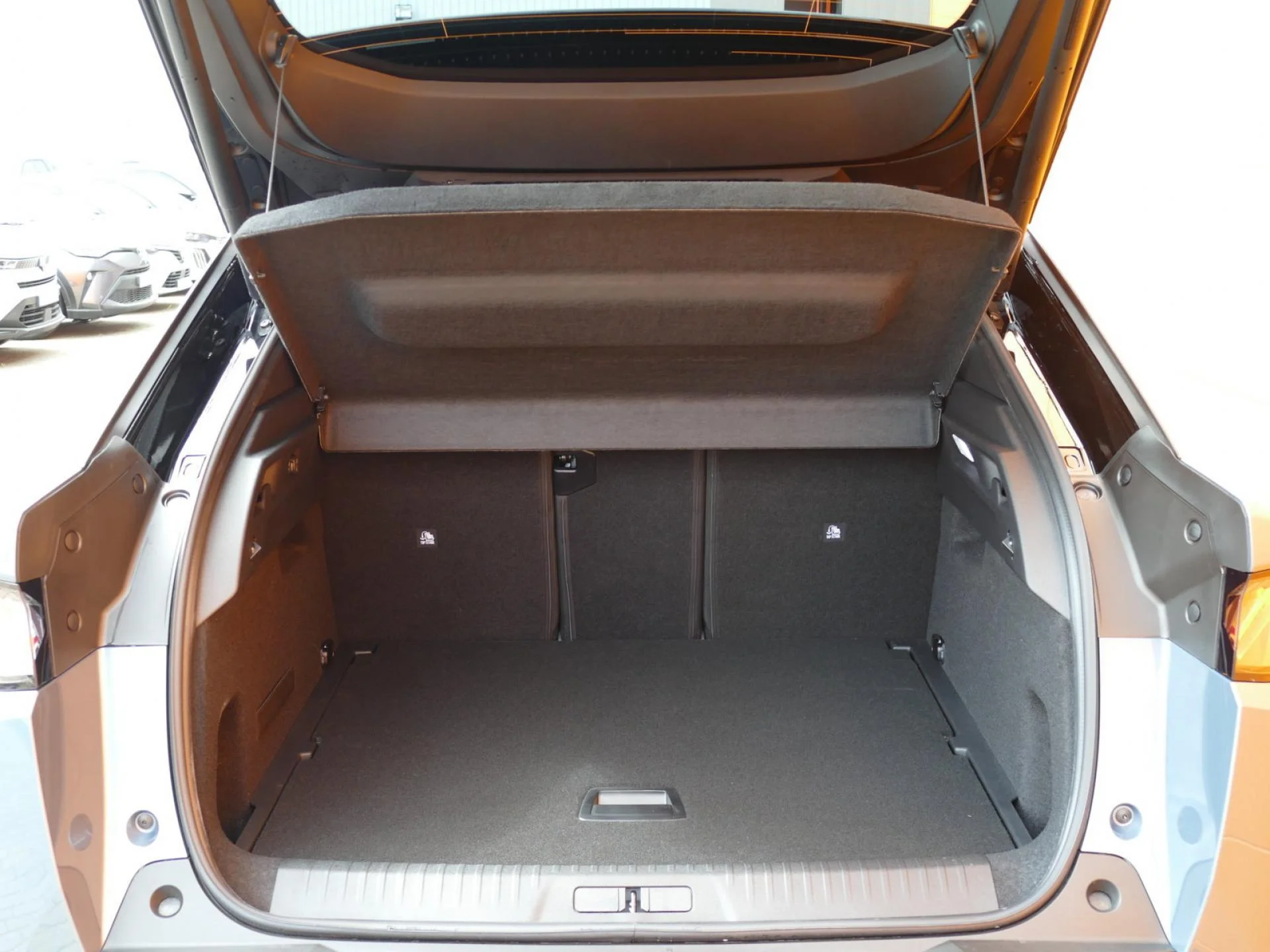 PEUGEOT 3008 - Miniature 9 sur 40 - Cliquer pour voir cette photo