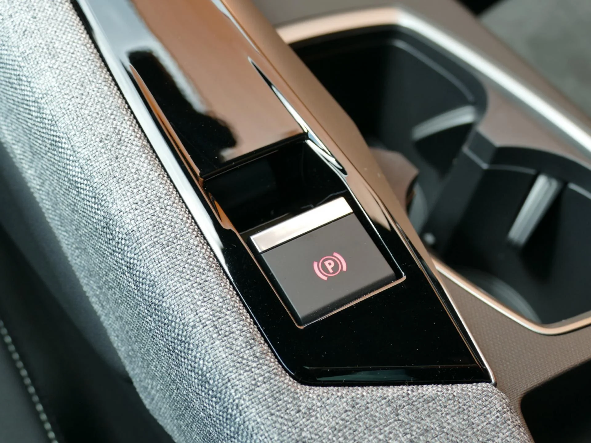 PEUGEOT 3008 - Miniature 28 sur 40 - Cliquer pour voir cette photo