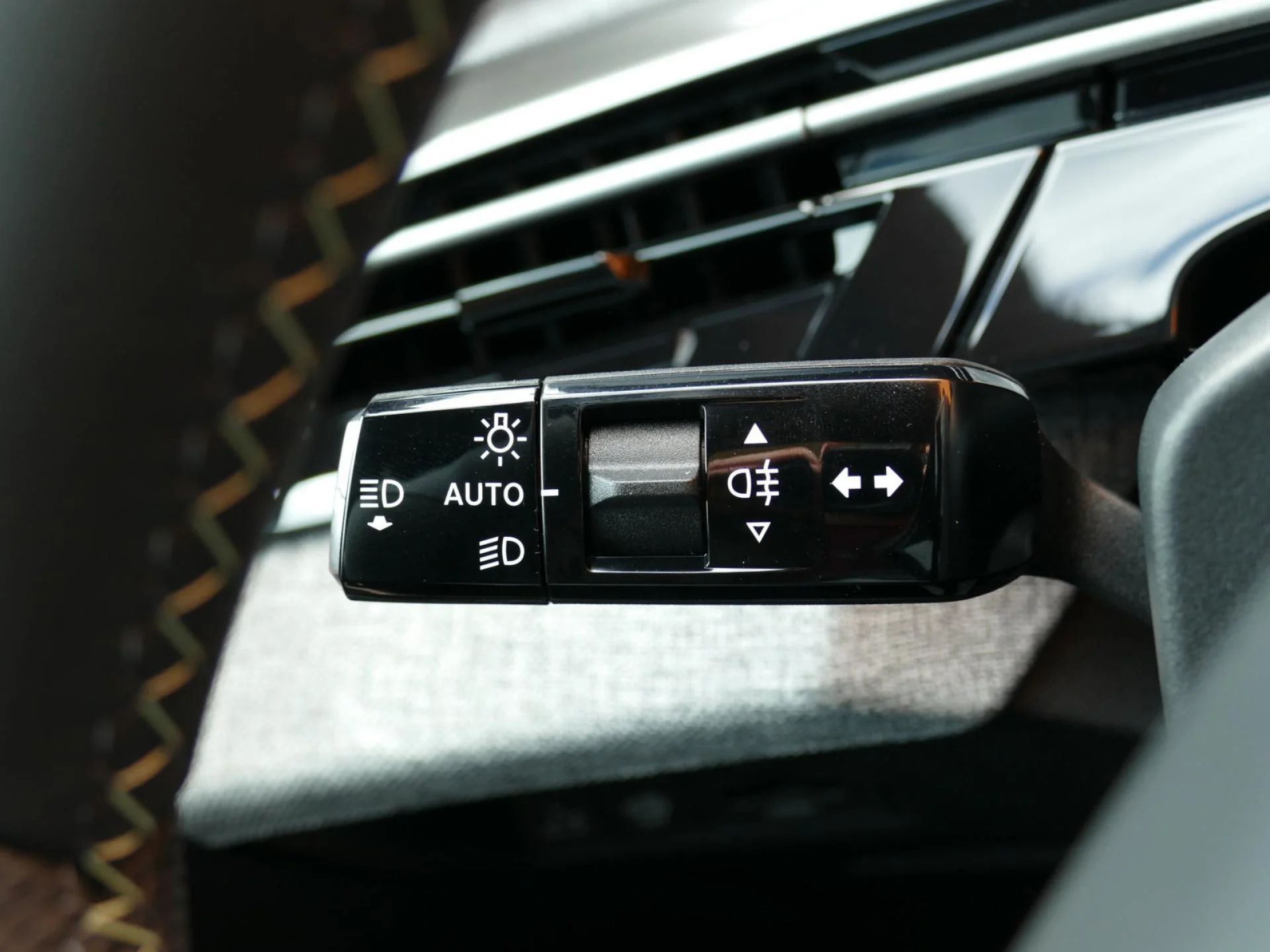 PEUGEOT 3008 - Miniature 32 sur 40 - Cliquer pour voir cette photo