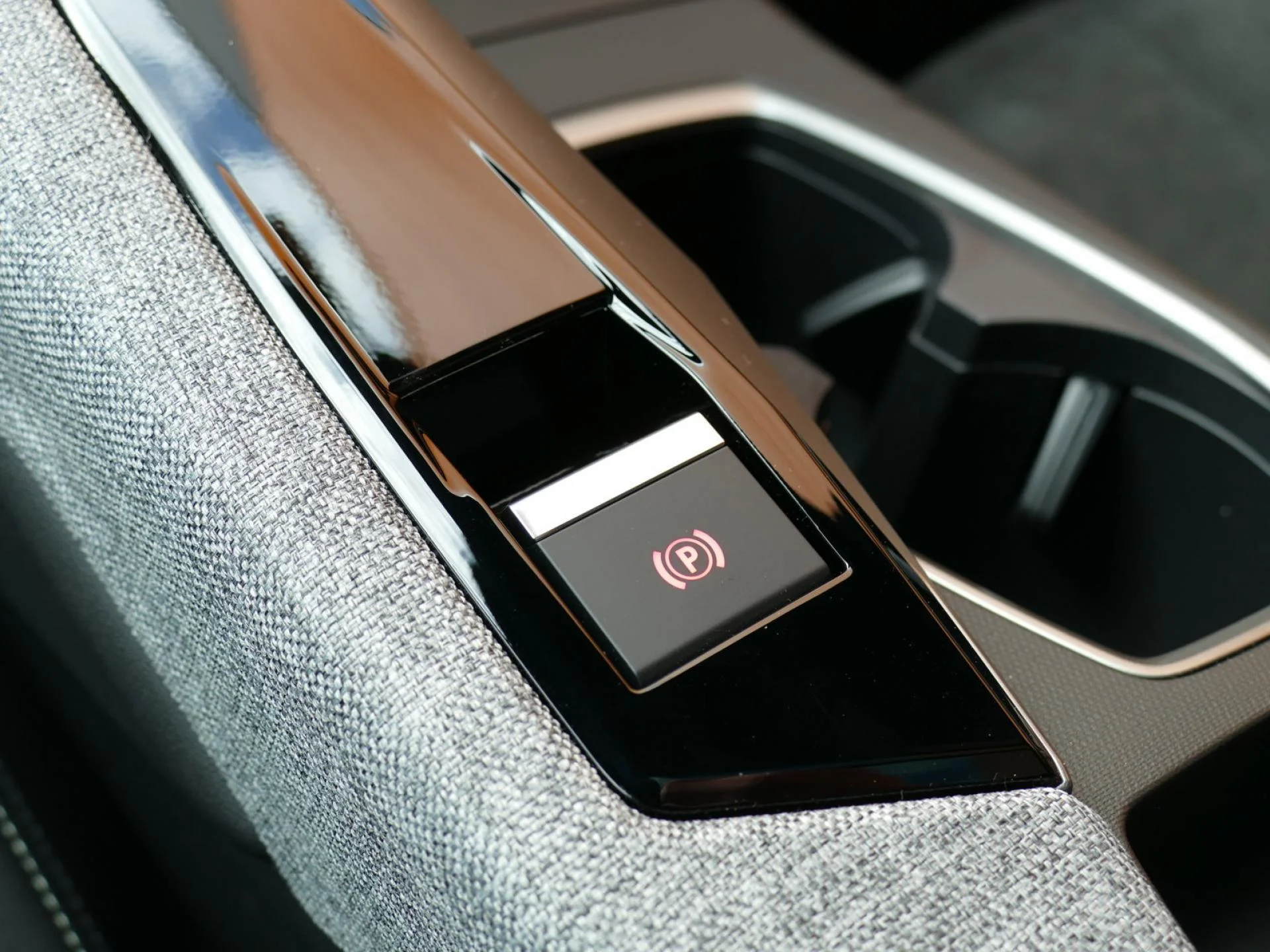 PEUGEOT 3008 - Miniature 29 sur 39 - Cliquer pour voir cette photo