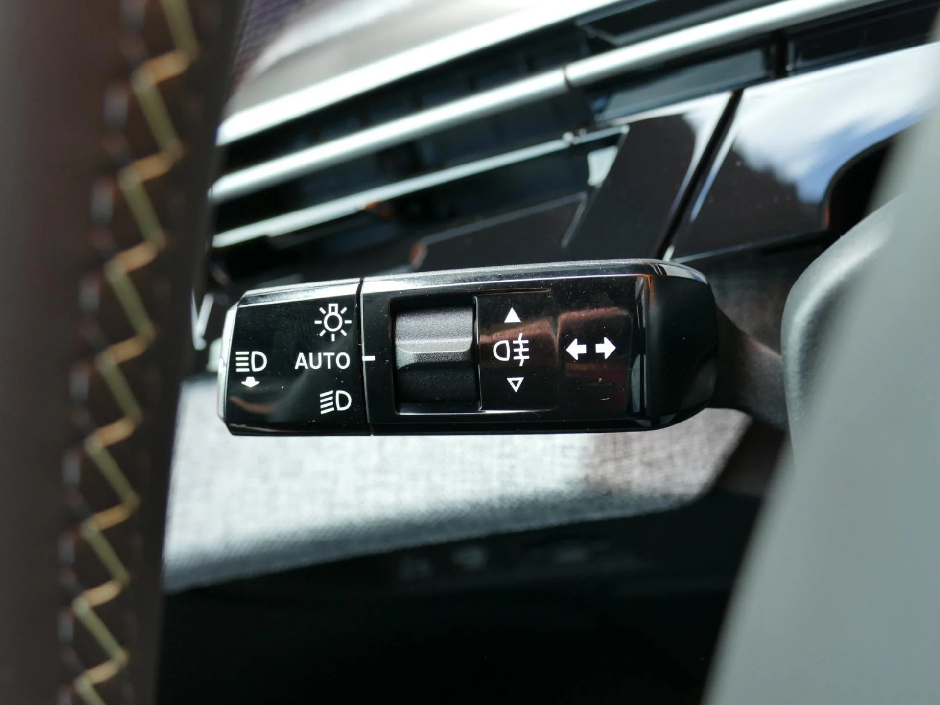PEUGEOT 3008 - Miniature 31 sur 39 - Cliquer pour voir cette photo