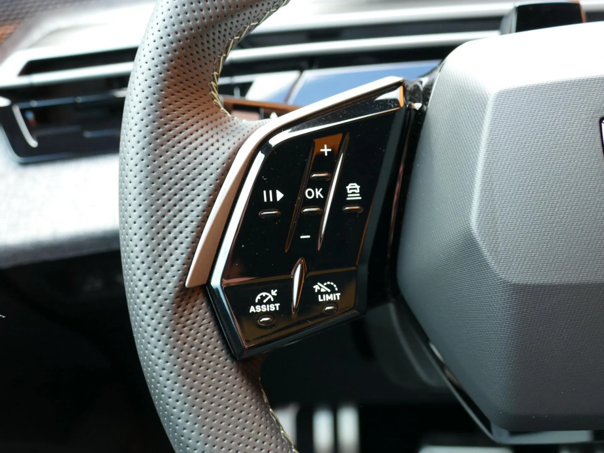 PEUGEOT 3008 - Miniature 20 sur 39 - Cliquer pour voir cette photo