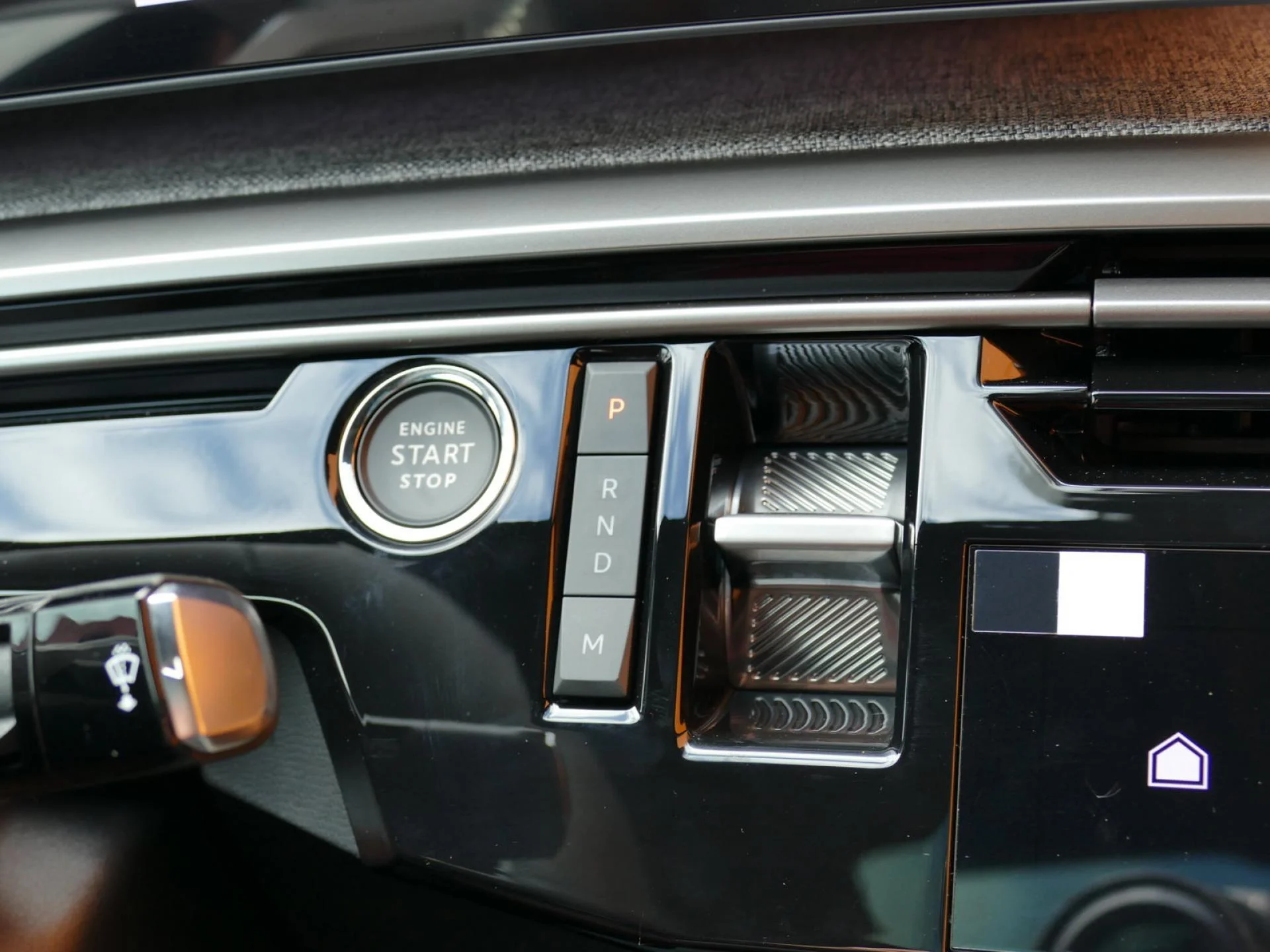 PEUGEOT 3008 - Miniature 23 sur 39 - Cliquer pour voir cette photo