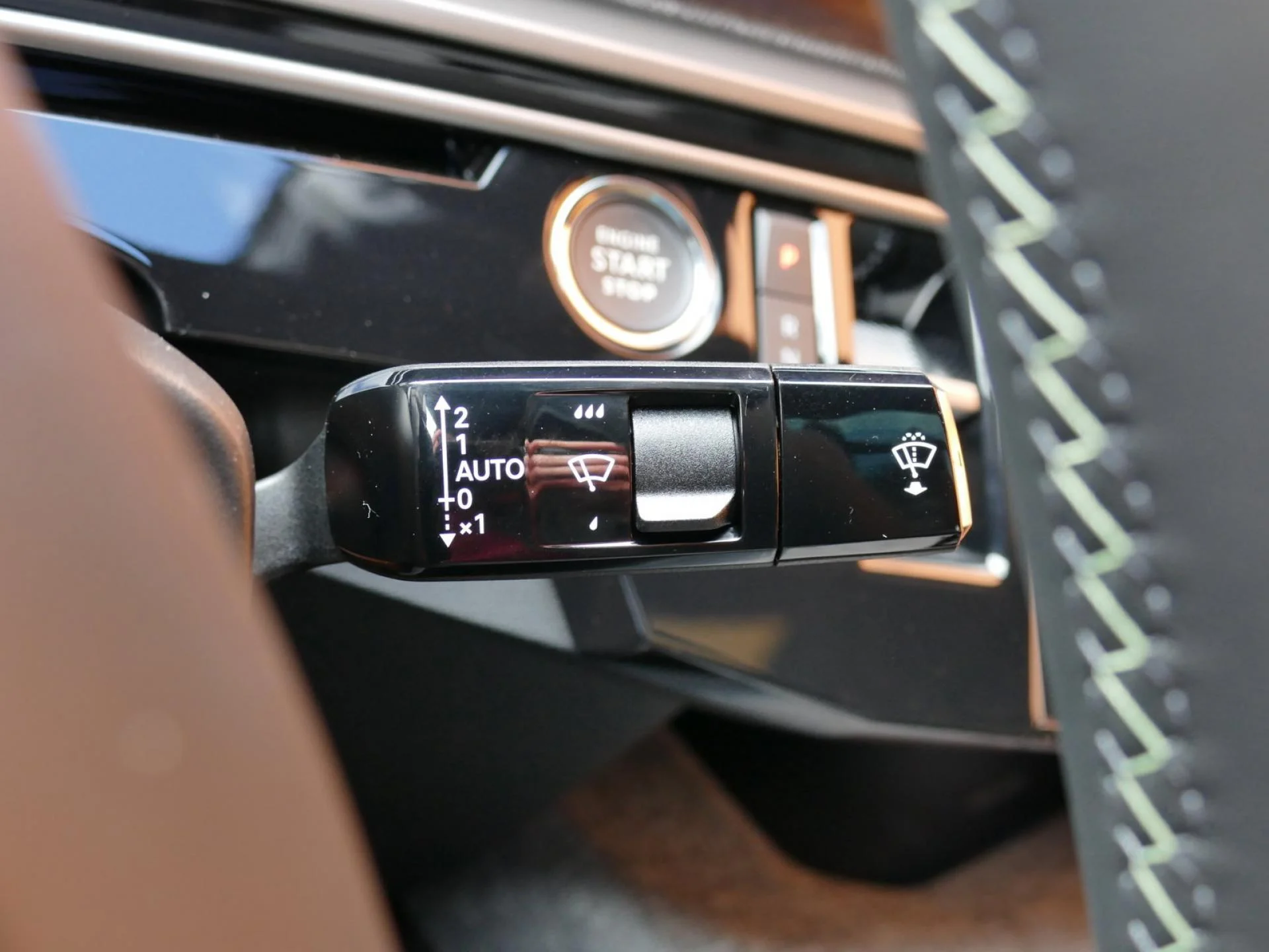 PEUGEOT 3008 - Miniature 32 sur 39 - Cliquer pour voir cette photo