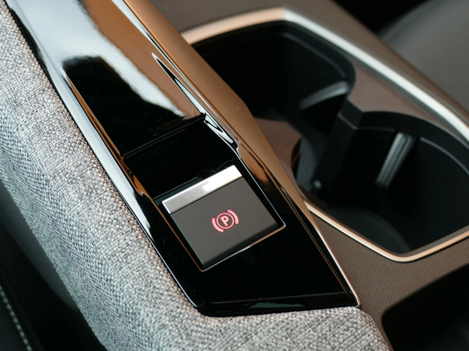 PEUGEOT 3008 - Miniature 19 sur 32 - Cliquer pour voir cette photo