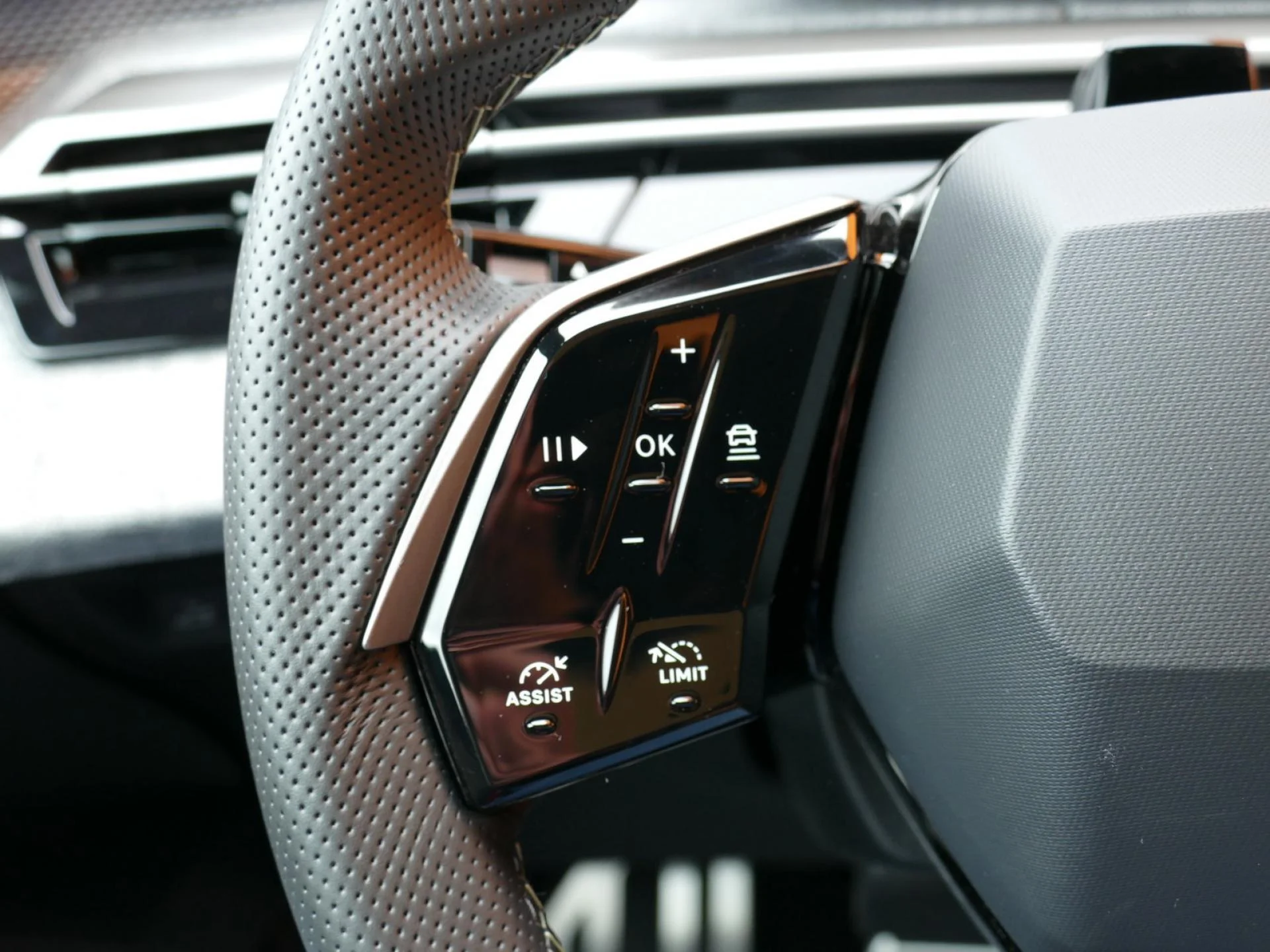 PEUGEOT 3008 - Miniature 17 sur 32 - Cliquer pour voir cette photo