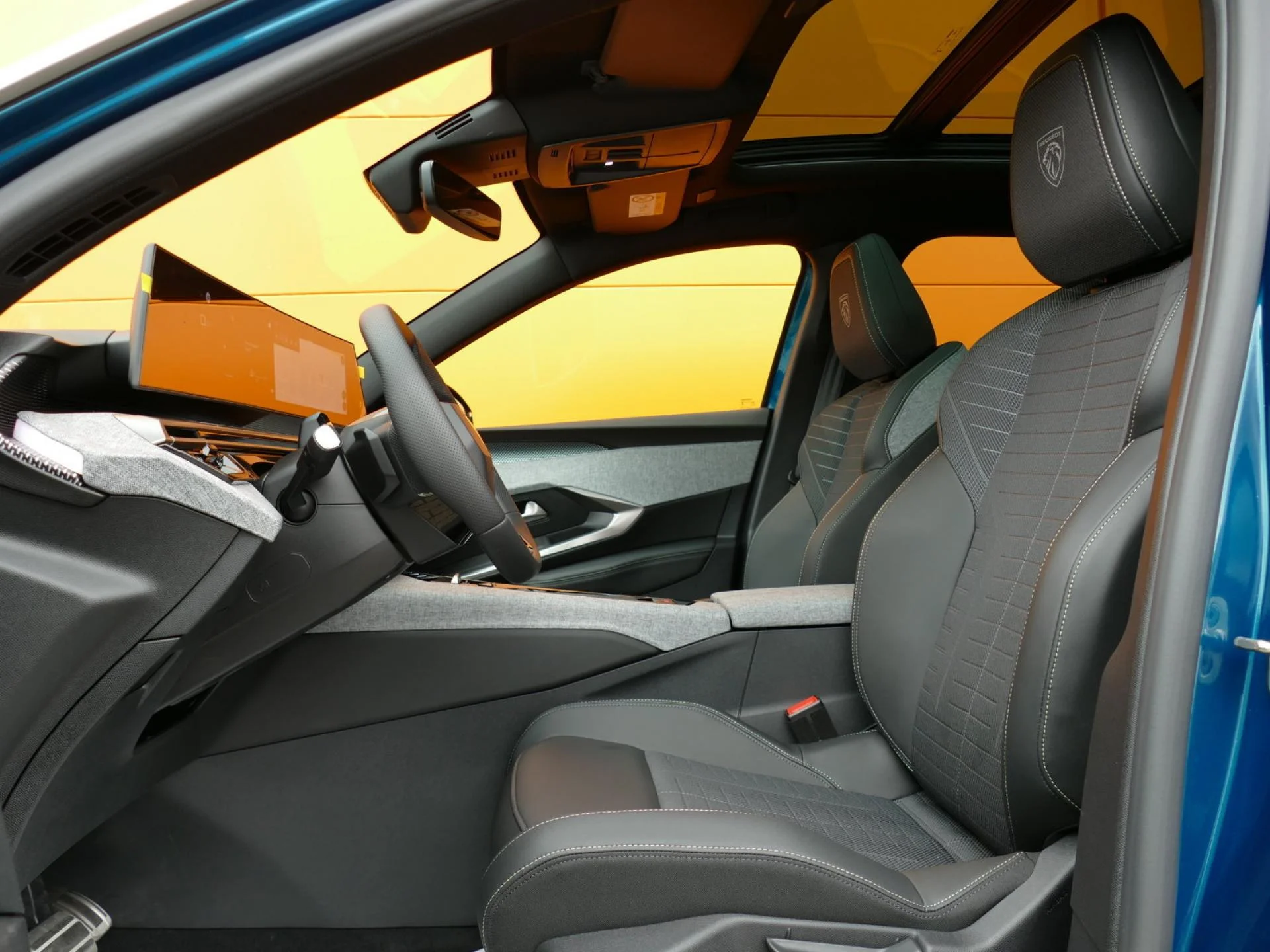 PEUGEOT 3008 - Miniature 6 sur 32 - Cliquer pour voir cette photo