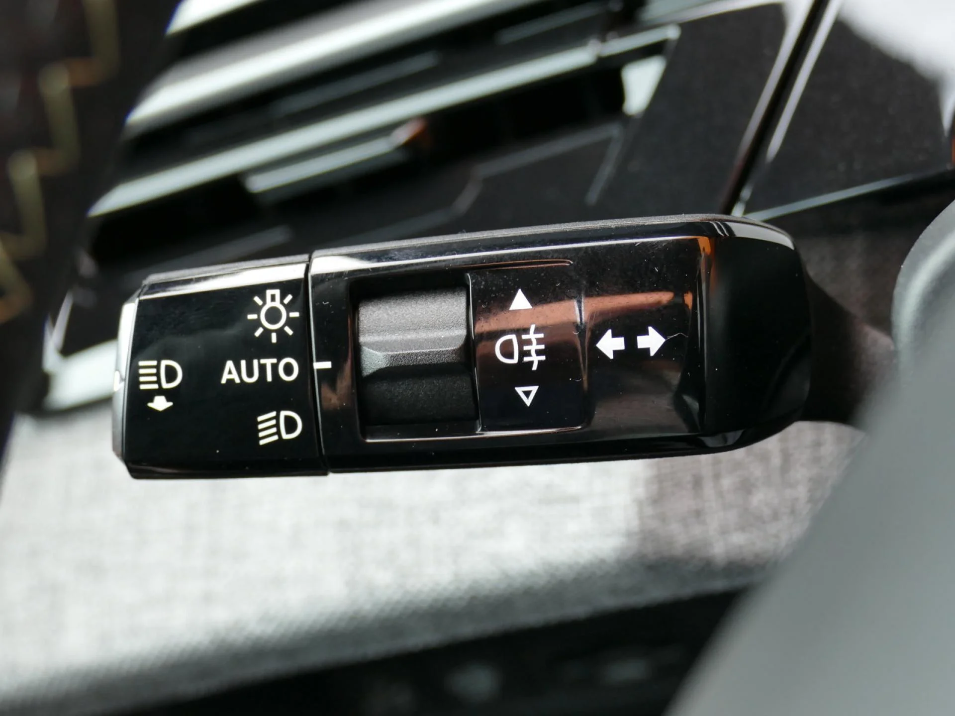 PEUGEOT 3008 - Miniature 31 sur 41 - Cliquer pour voir cette photo