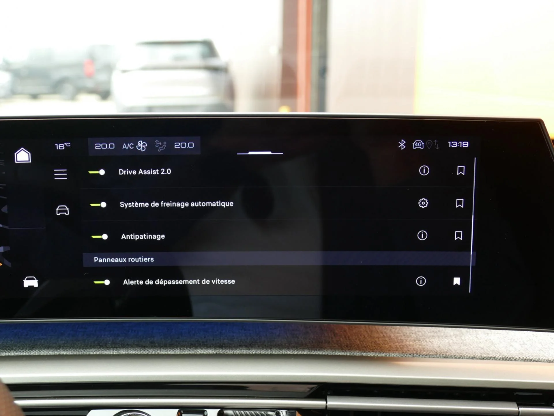 PEUGEOT 3008 - Miniature 12 sur 41 - Cliquer pour voir cette photo