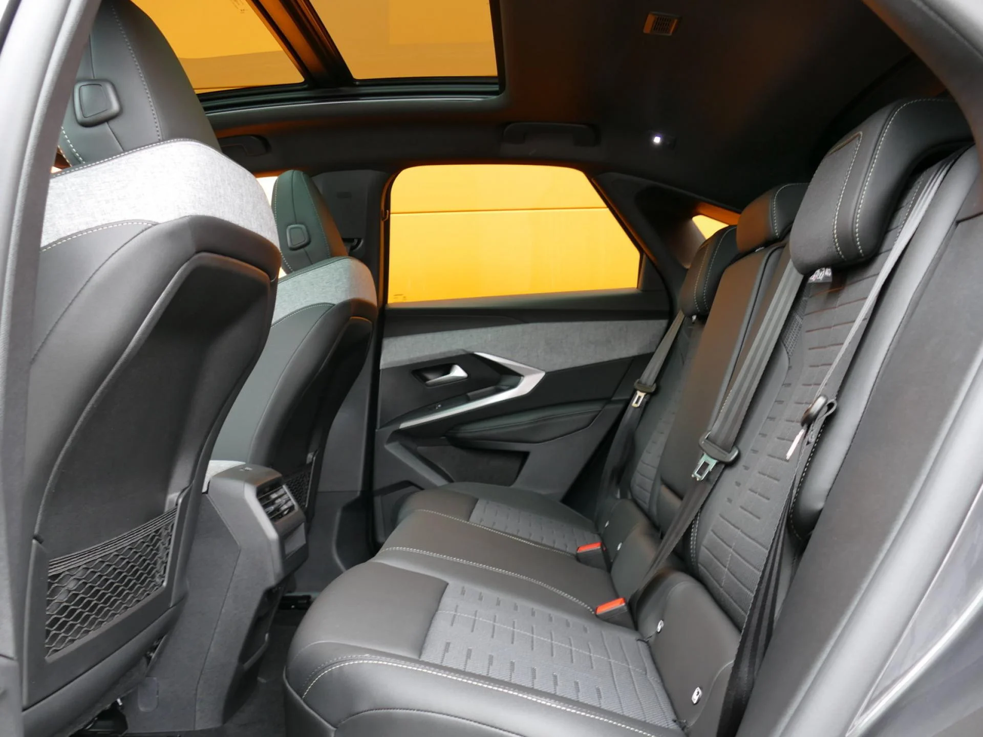 PEUGEOT 3008 - Miniature 7 sur 40 - Cliquer pour voir cette photo