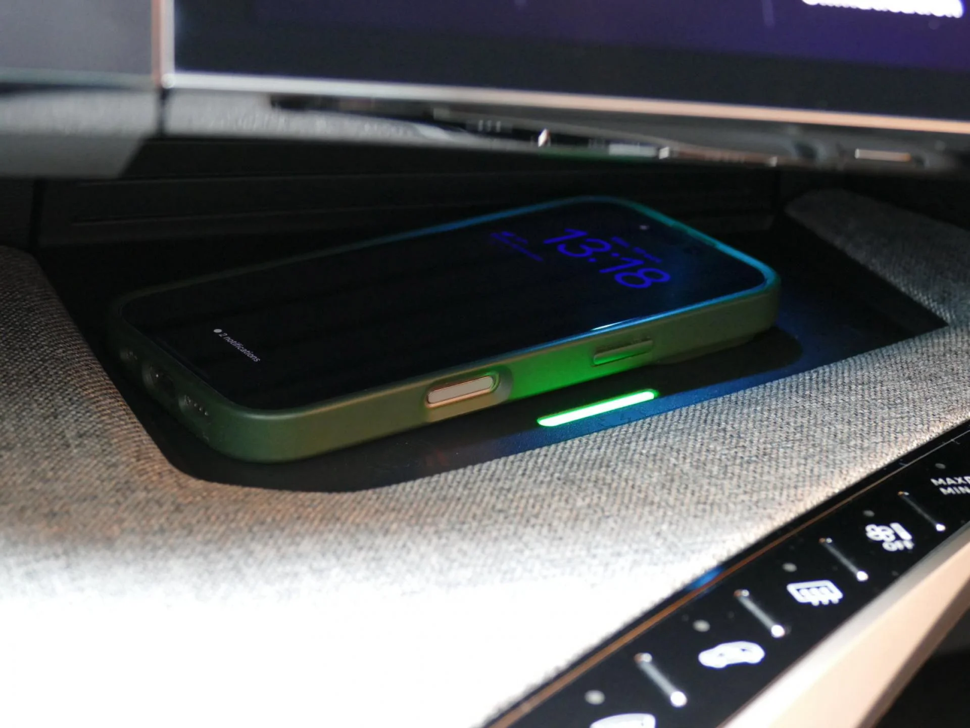 PEUGEOT 3008 - Miniature 23 sur 41 - Cliquer pour voir cette photo