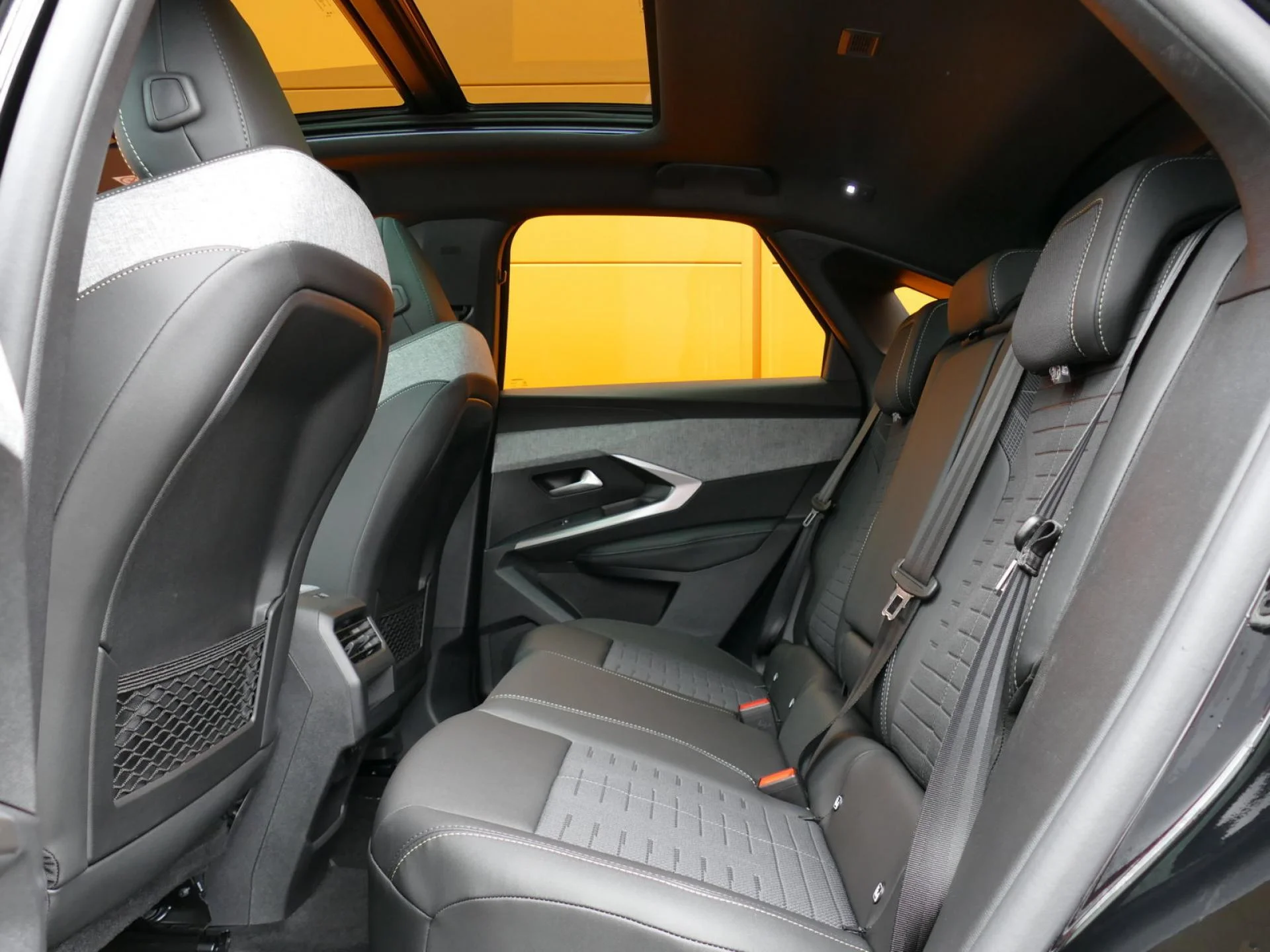 PEUGEOT 3008 - Miniature 7 sur 41 - Cliquer pour voir cette photo