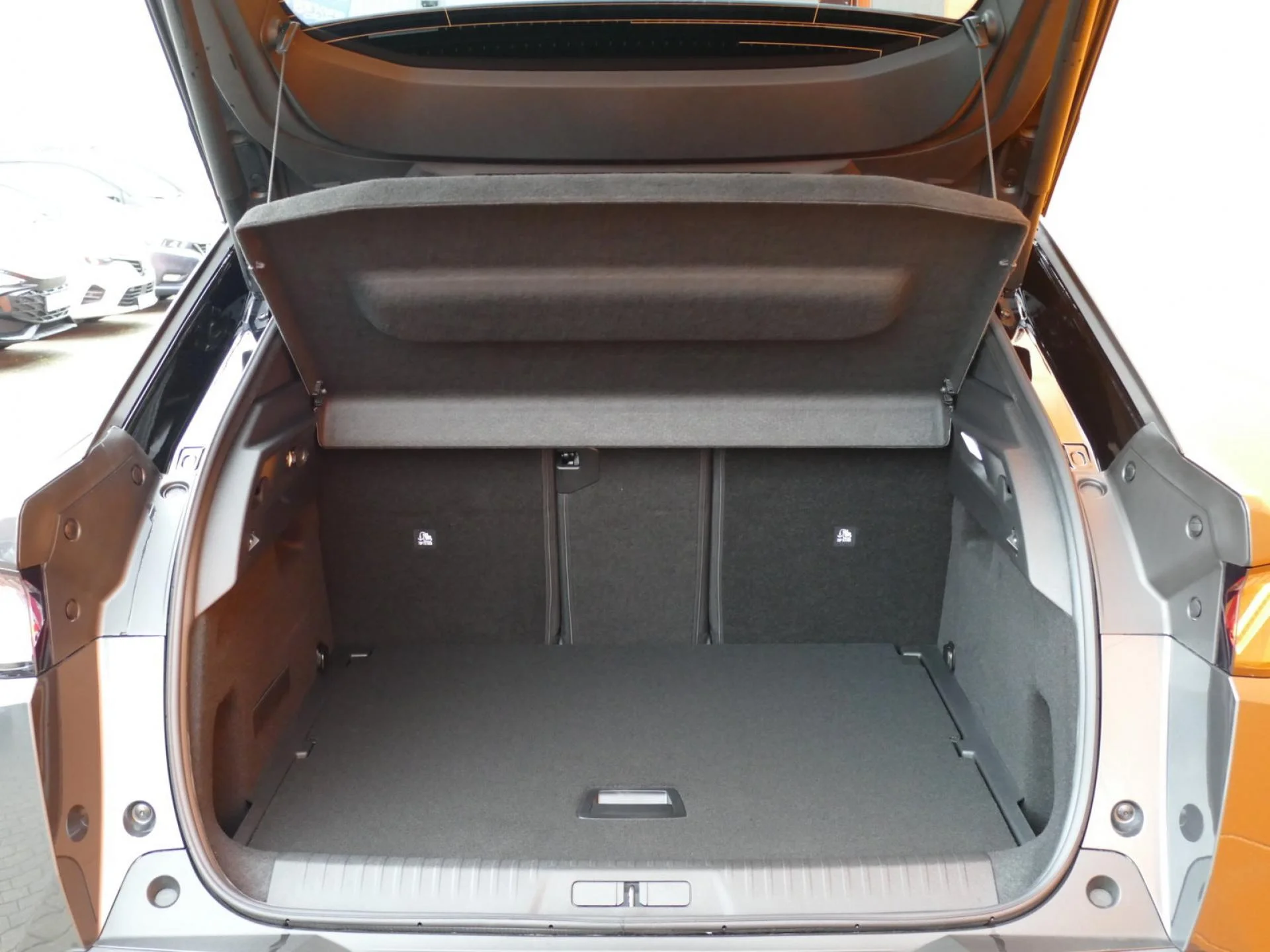 PEUGEOT 3008 - Miniature 7 sur 39 - Cliquer pour voir cette photo