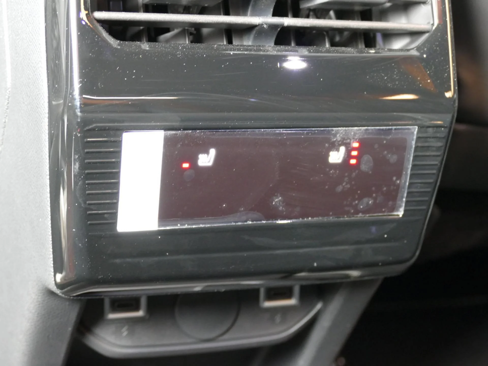 PEUGEOT 3008 - Miniature 30 sur 40 - Cliquer pour voir cette photo