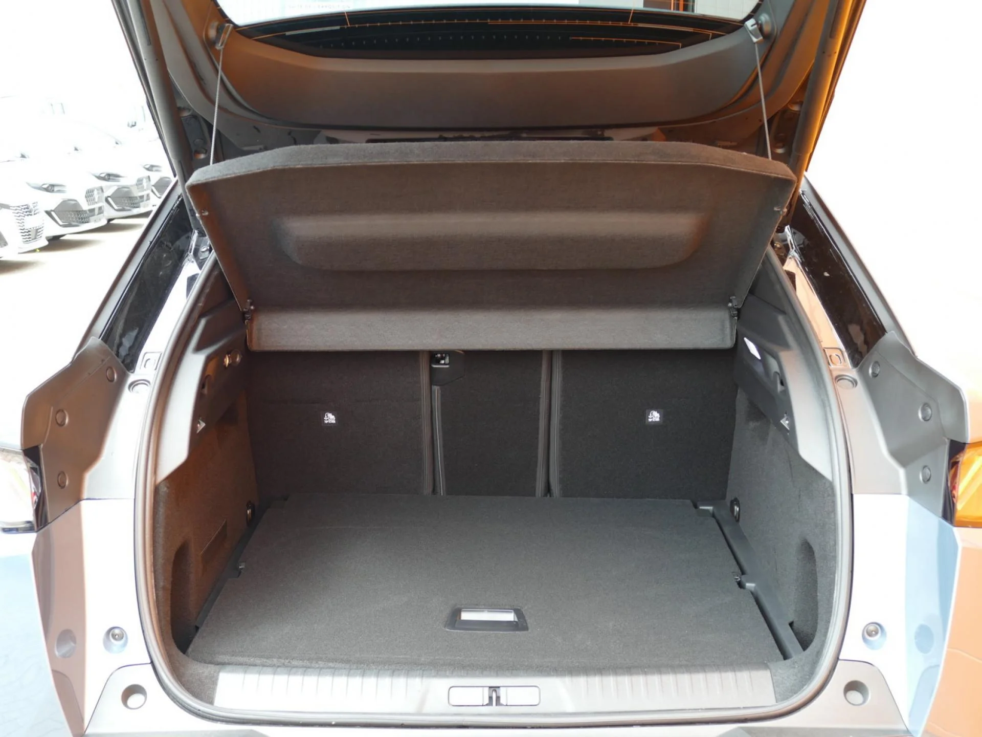 PEUGEOT 3008 - Miniature 9 sur 40 - Cliquer pour voir cette photo