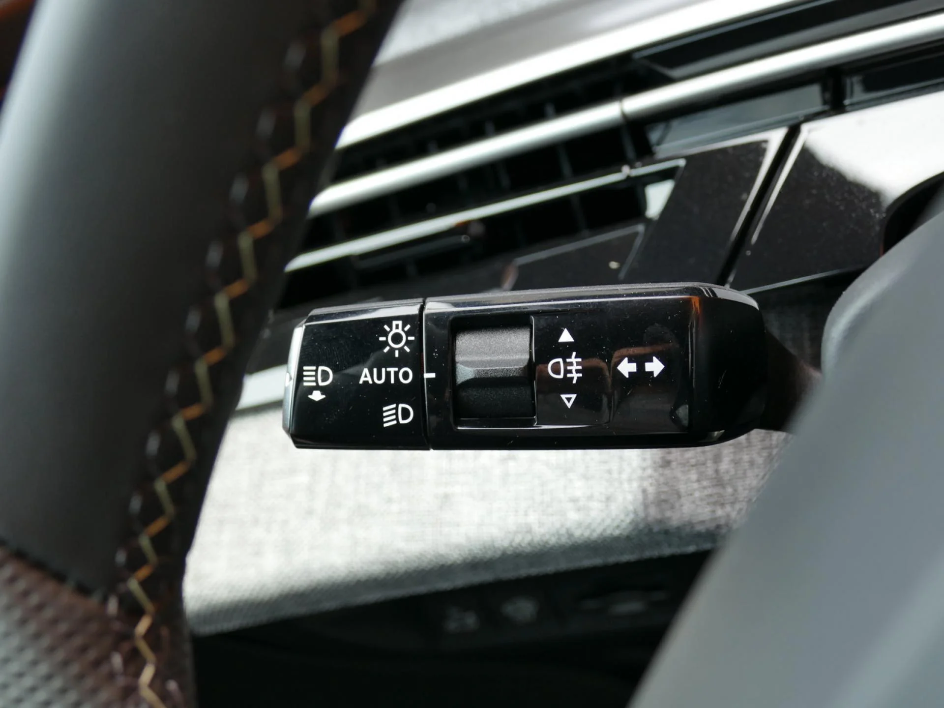PEUGEOT 3008 - Miniature 29 sur 36 - Cliquer pour voir cette photo