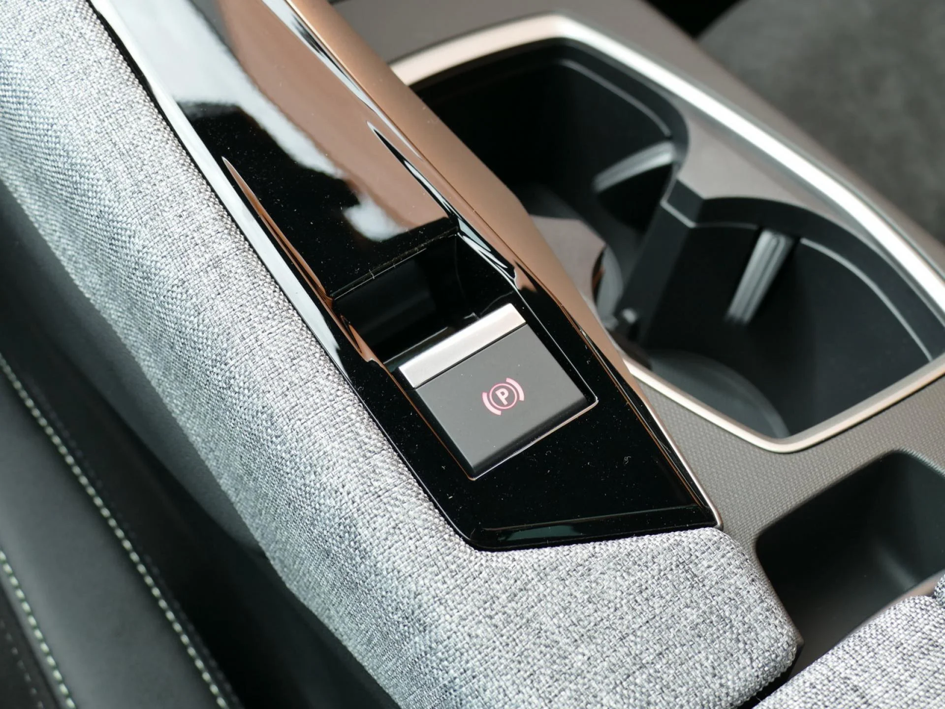 PEUGEOT 3008 - Miniature 24 sur 37 - Cliquer pour voir cette photo