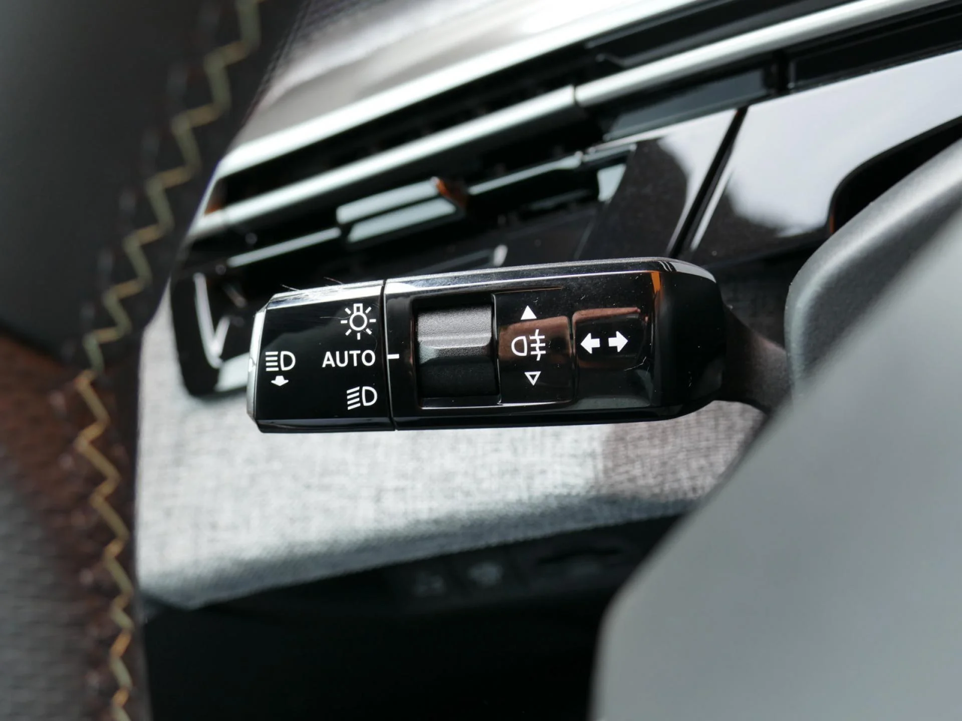 PEUGEOT 3008 - Miniature 30 sur 37 - Cliquer pour voir cette photo