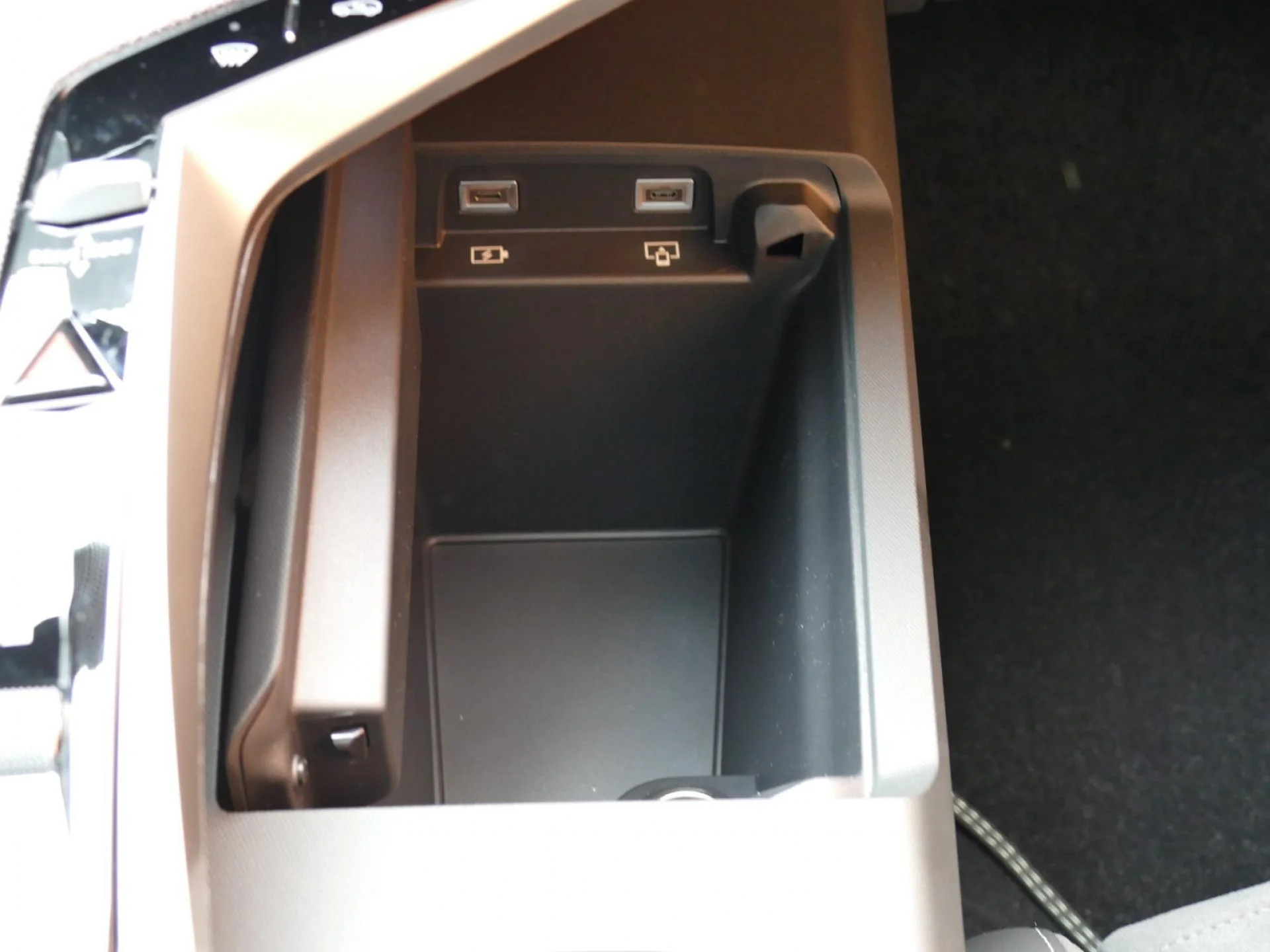 PEUGEOT 3008 - Miniature 27 sur 37 - Cliquer pour voir cette photo
