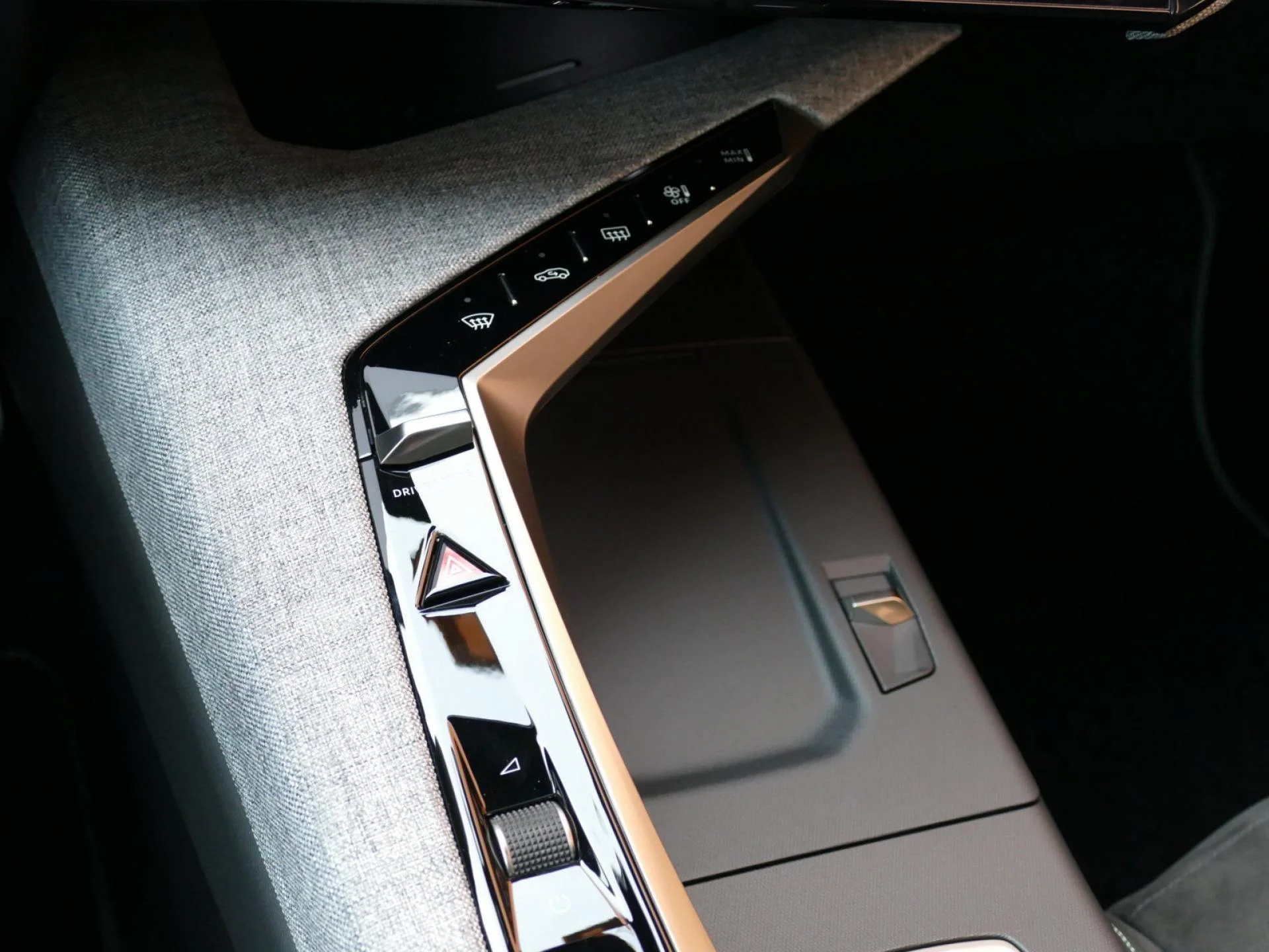 PEUGEOT 3008 - Miniature 26 sur 38 - Cliquer pour voir cette photo