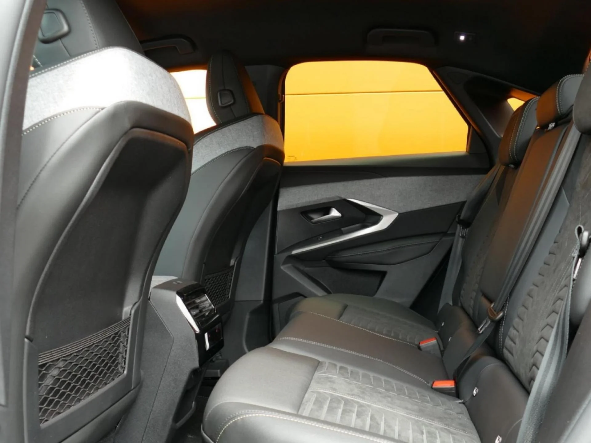 PEUGEOT 3008 - Miniature 9 sur 40 - Cliquer pour voir cette photo