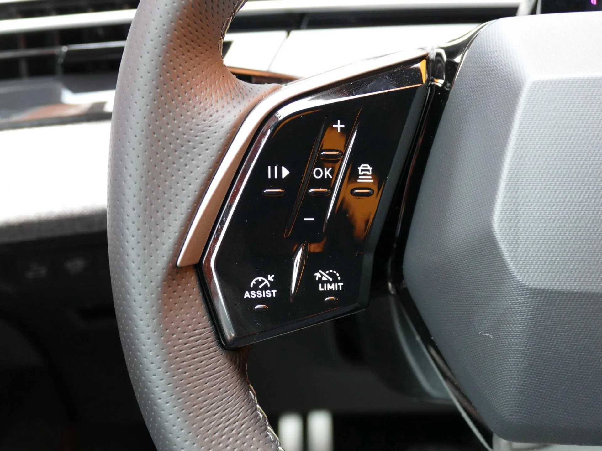 PEUGEOT 3008 - Miniature 27 sur 40 - Cliquer pour voir cette photo