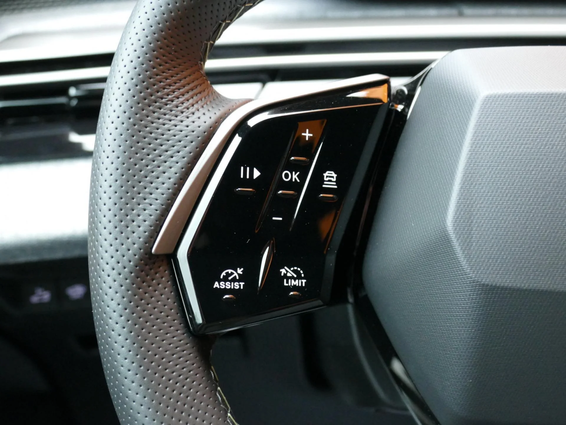 PEUGEOT 3008 - Miniature 21 sur 41 - Cliquer pour voir cette photo