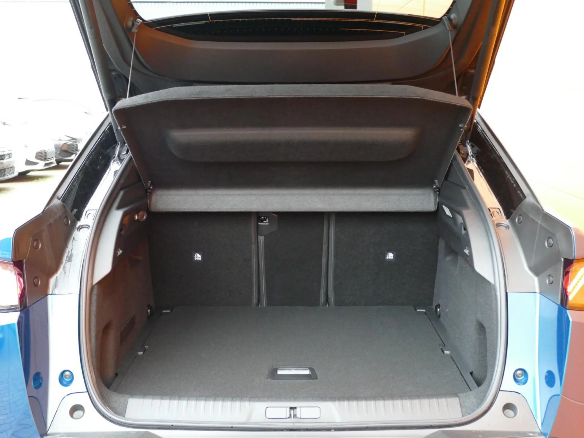PEUGEOT 3008 - Miniature 9 sur 41 - Cliquer pour voir cette photo