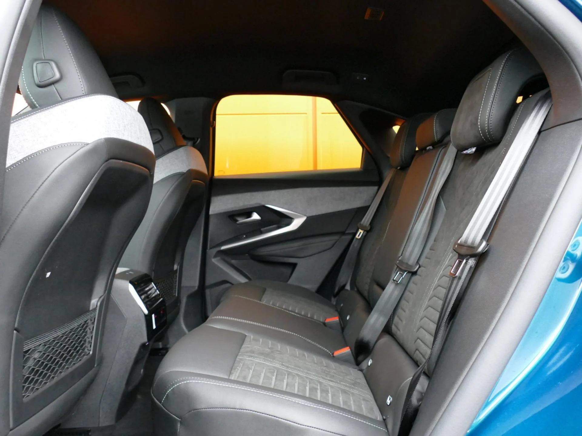 PEUGEOT 3008 - Miniature 8 sur 41 - Cliquer pour voir cette photo