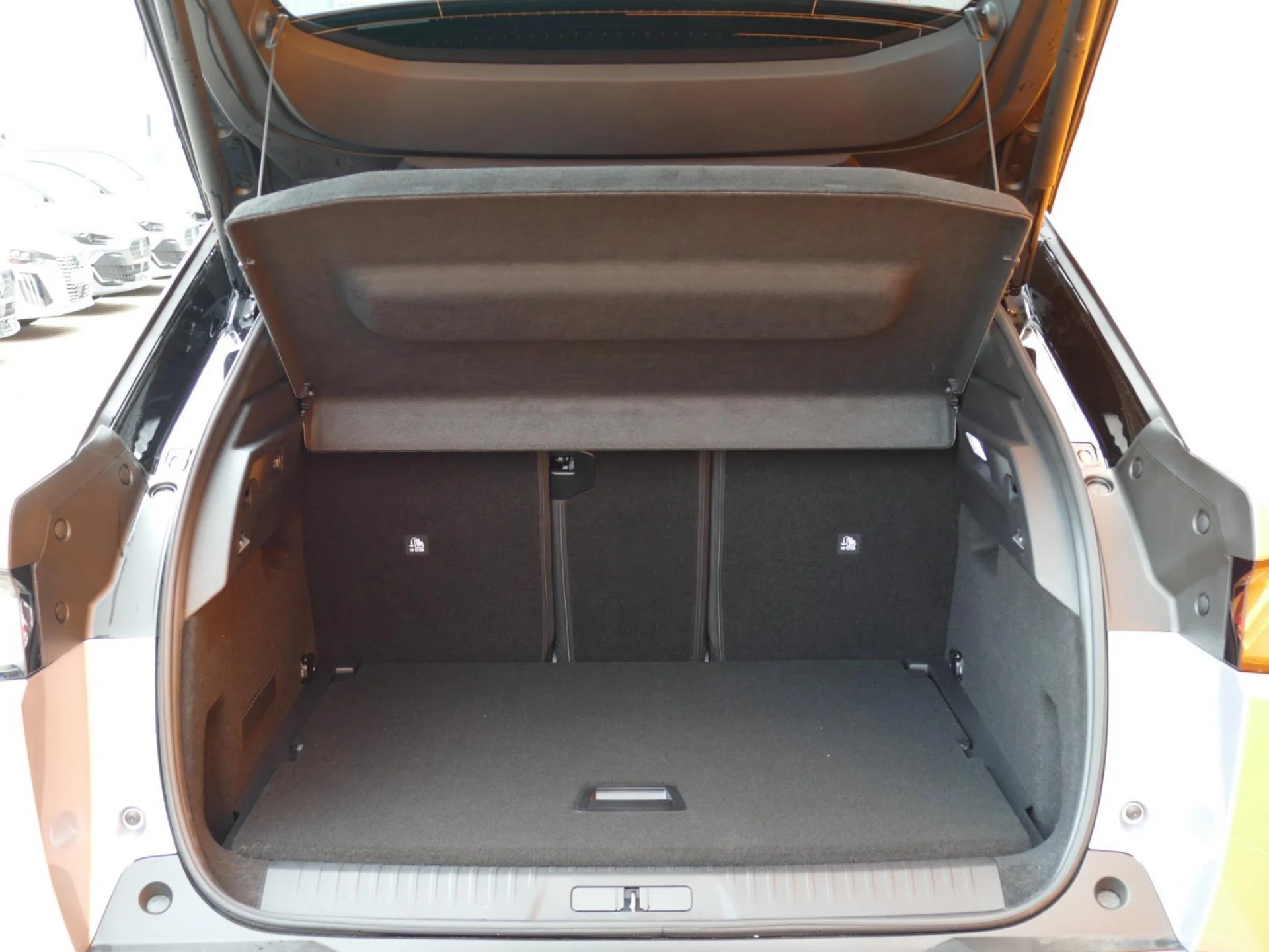 PEUGEOT 3008 - Miniature 8 sur 37 - Cliquer pour voir cette photo