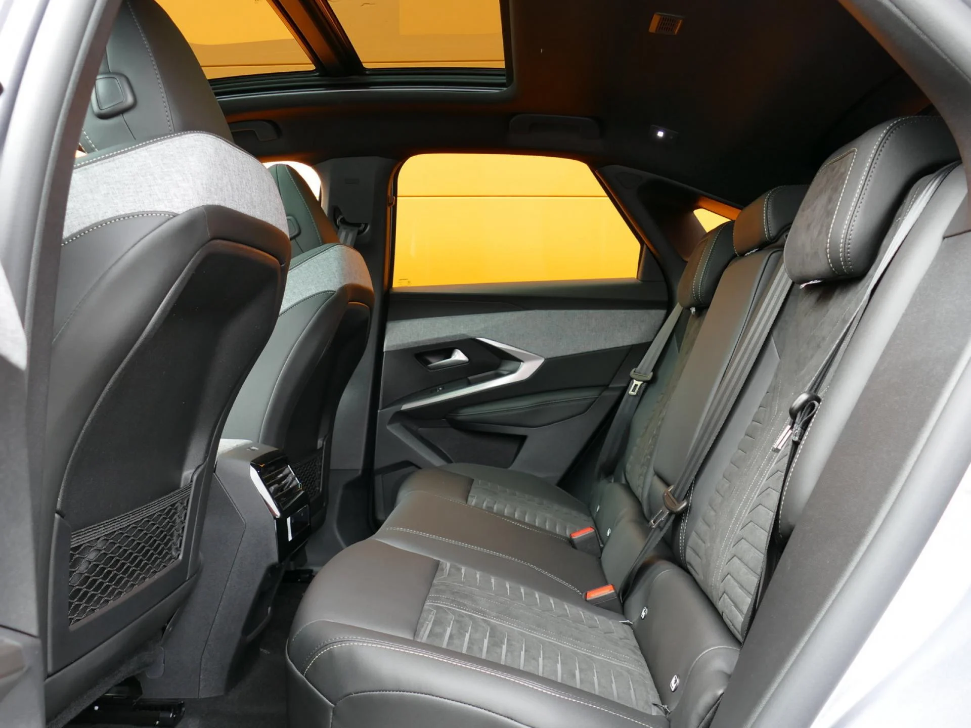 PEUGEOT 3008 - Miniature 7 sur 37 - Cliquer pour voir cette photo