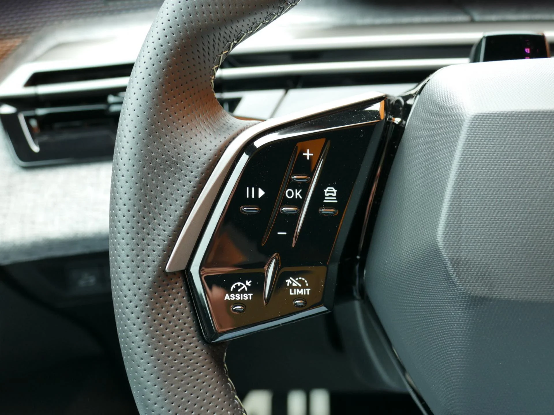 PEUGEOT 3008 - Miniature 18 sur 37 - Cliquer pour voir cette photo