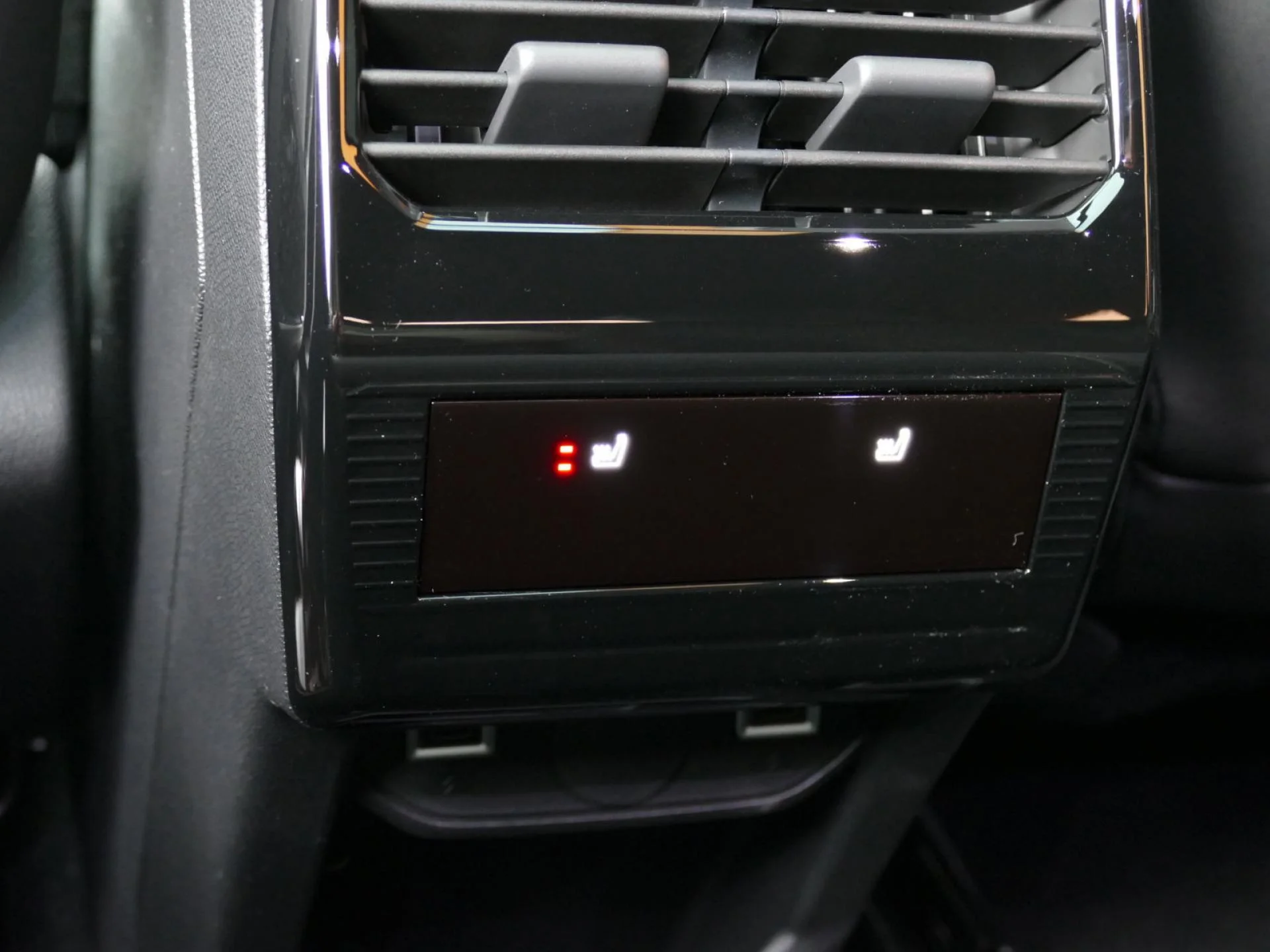 PEUGEOT 3008 - Miniature 27 sur 41 - Cliquer pour voir cette photo