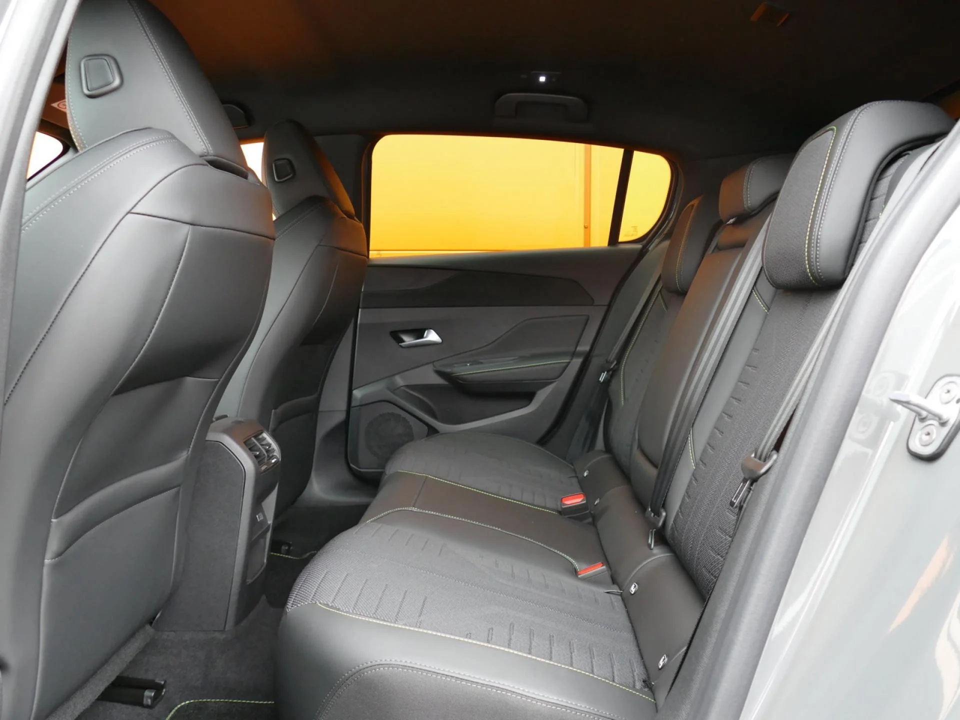 PEUGEOT 308 - Miniature 8 sur 33 - Cliquer pour voir cette photo