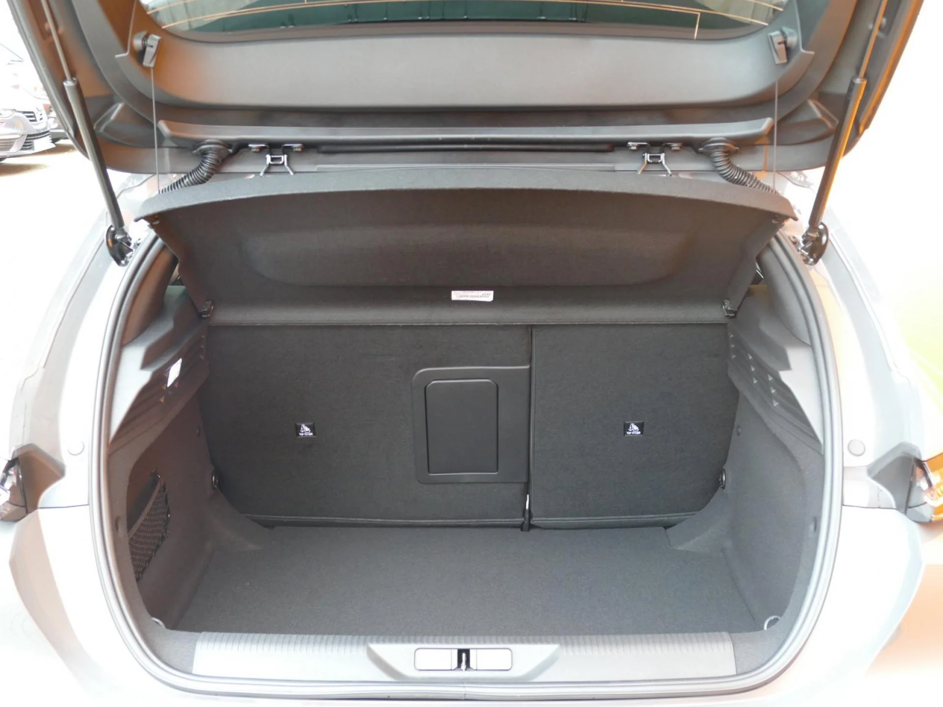 PEUGEOT 308 - Miniature 9 sur 33 - Cliquer pour voir cette photo