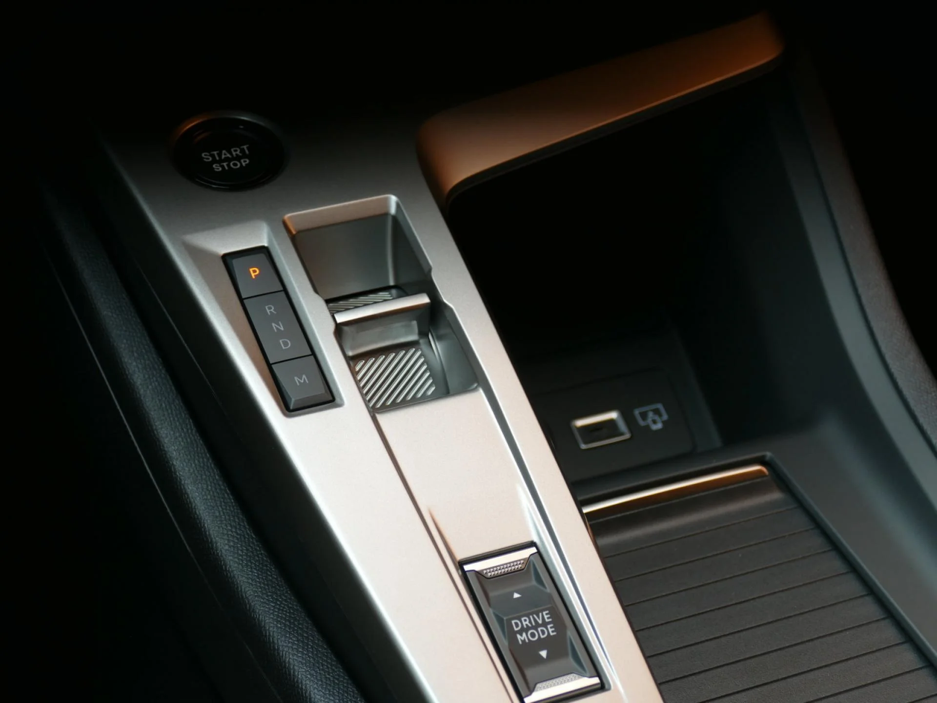 PEUGEOT 308 - Miniature 19 sur 33 - Cliquer pour voir cette photo