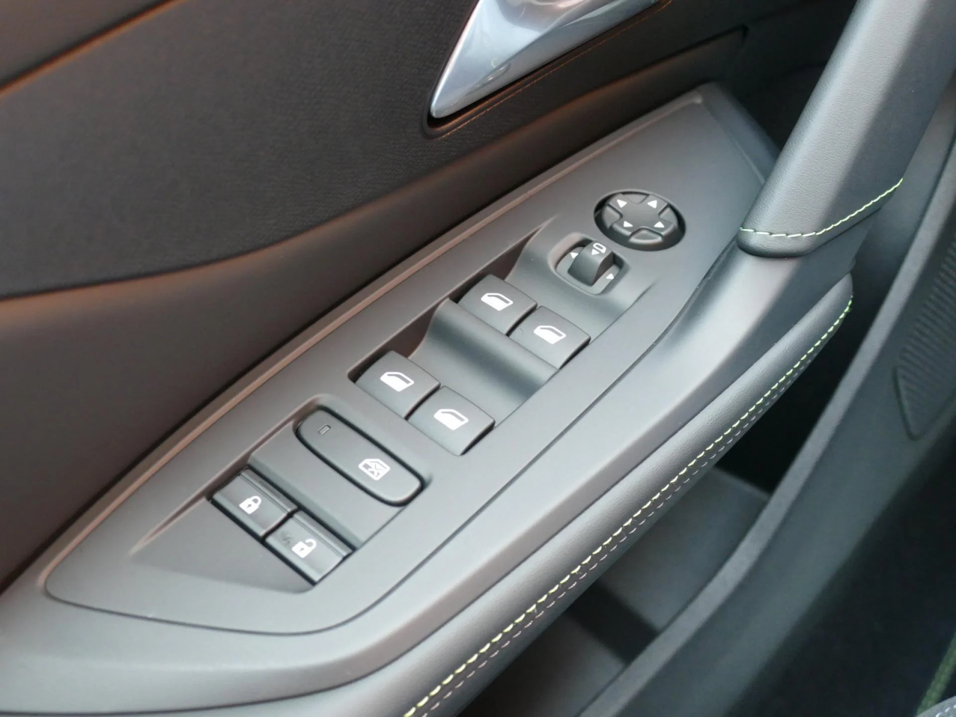 PEUGEOT 308 - Miniature 24 sur 33 - Cliquer pour voir cette photo
