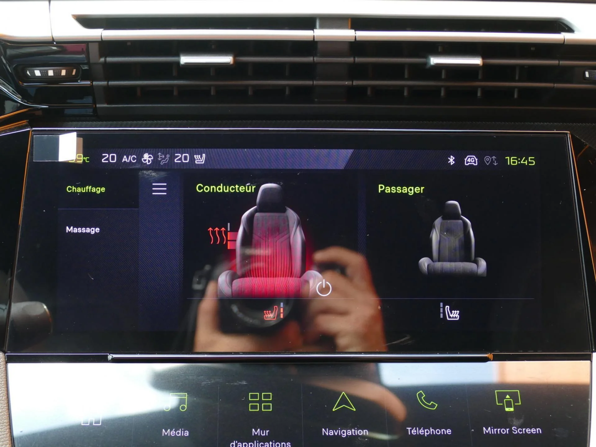 PEUGEOT 308 - Miniature 16 sur 34 - Cliquer pour voir cette photo