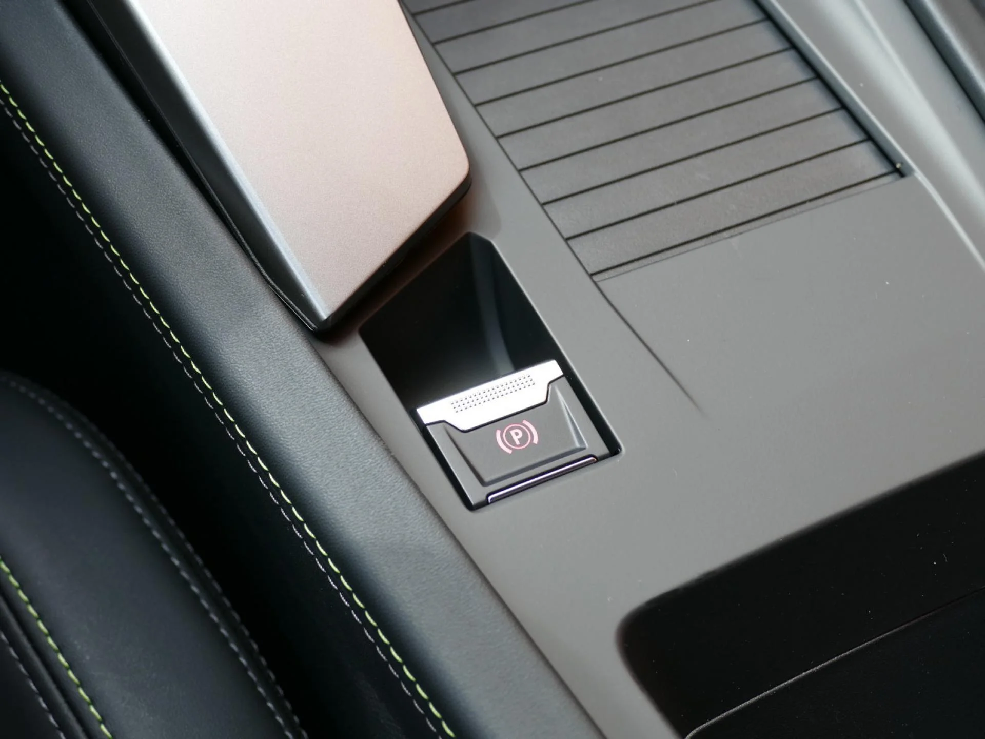 PEUGEOT 308 - Miniature 24 sur 34 - Cliquer pour voir cette photo