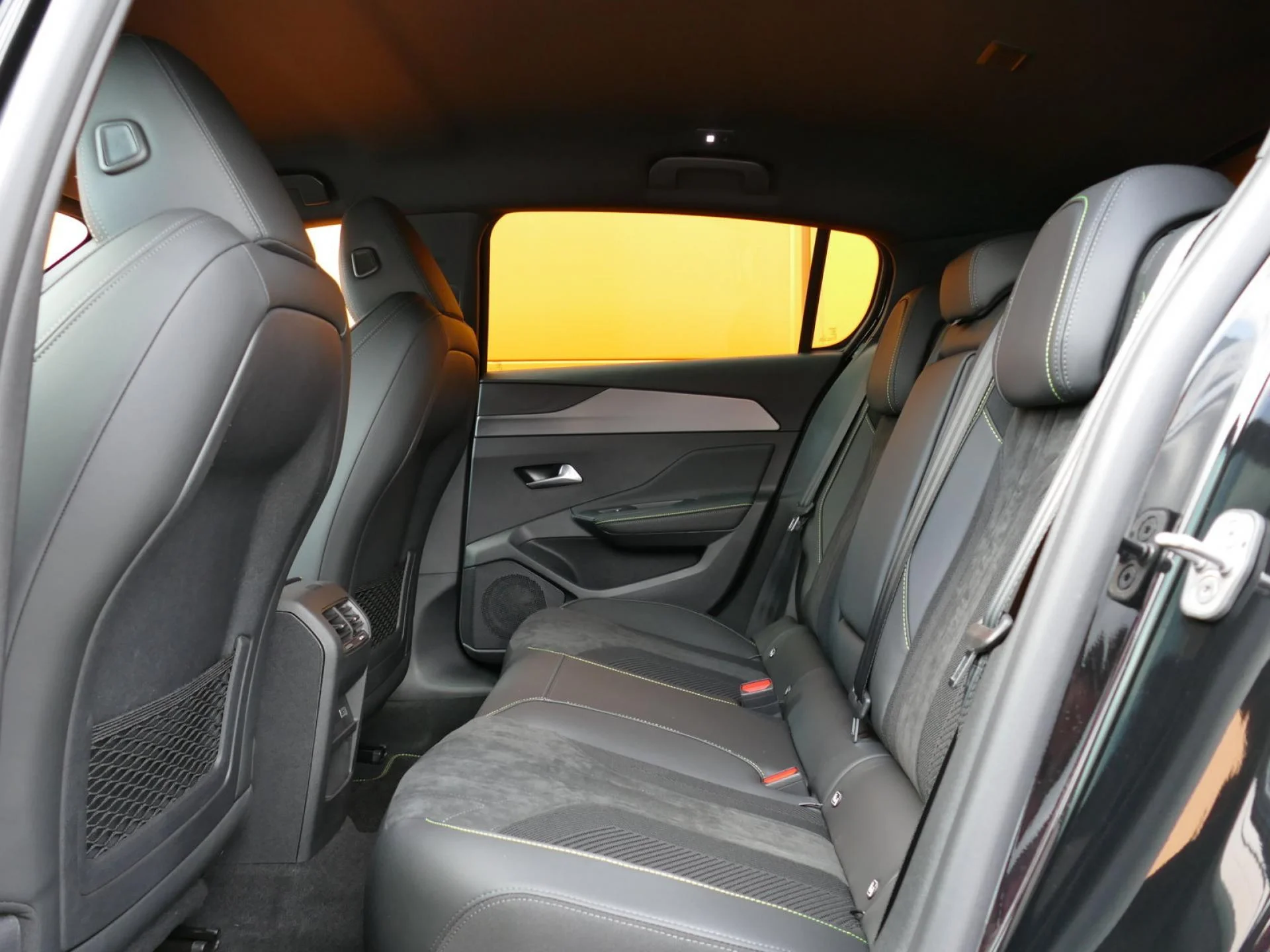 PEUGEOT 308 - Miniature 8 sur 34 - Cliquer pour voir cette photo