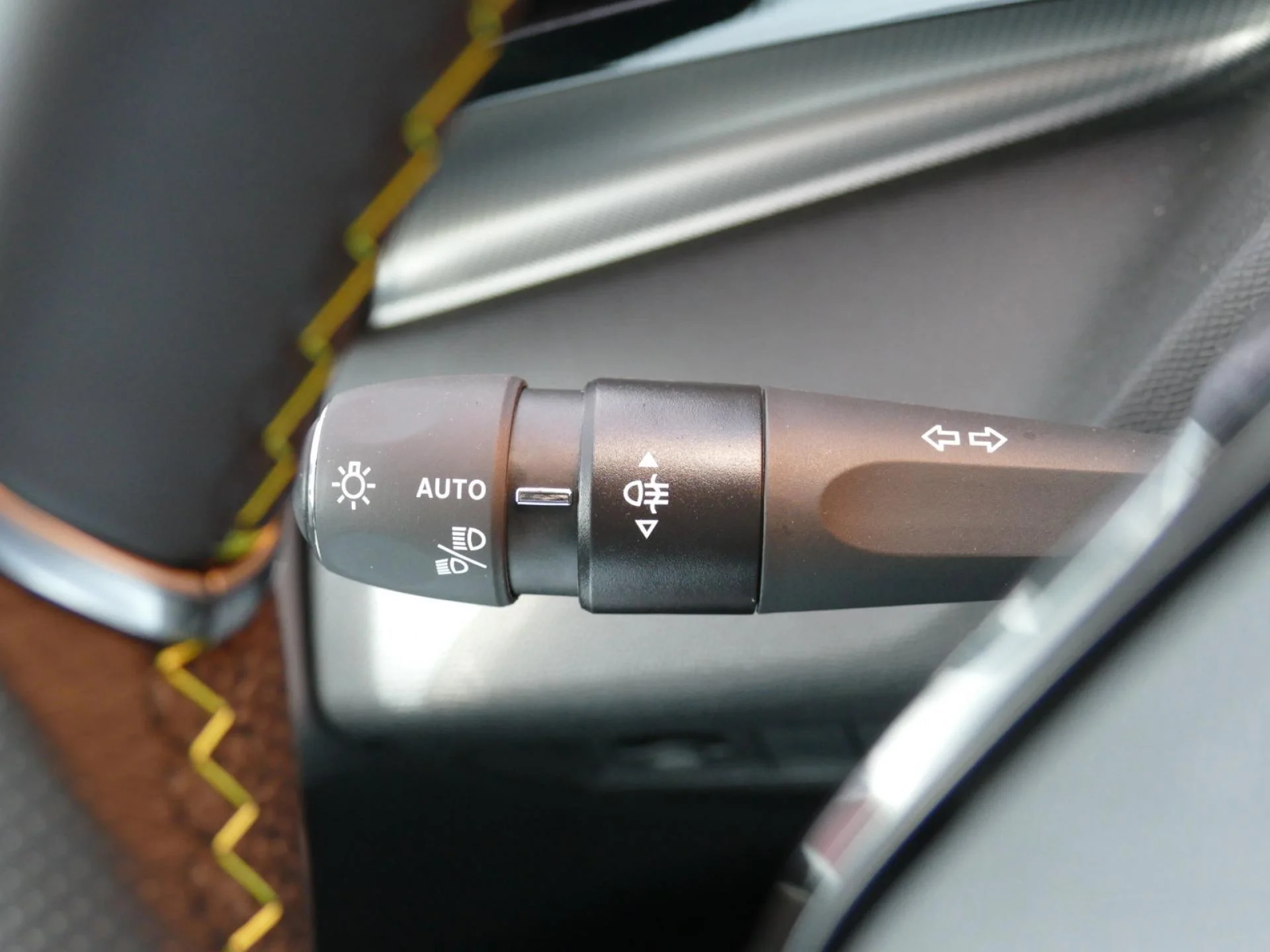 PEUGEOT 308 - Miniature 26 sur 33 - Cliquer pour voir cette photo