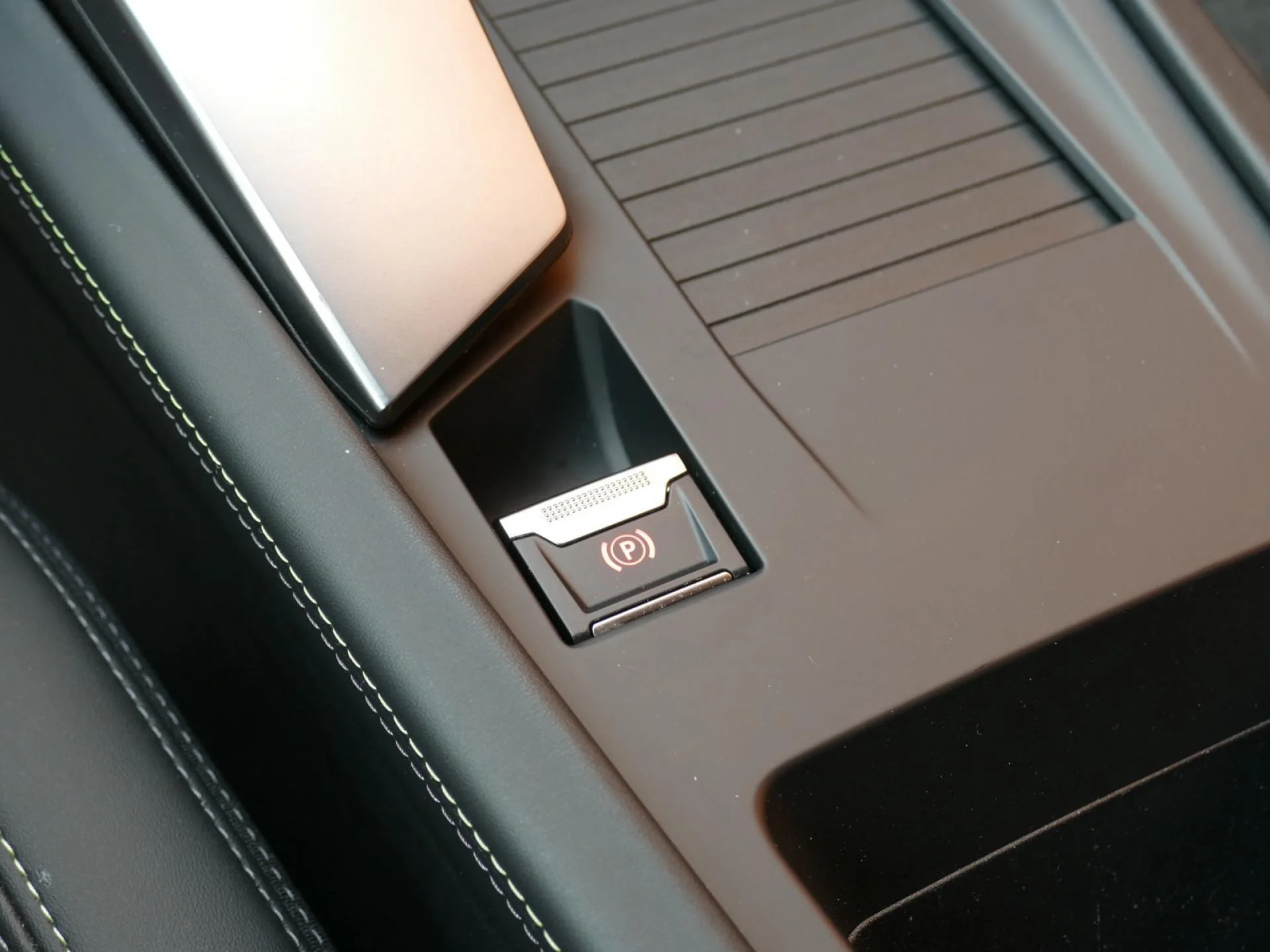 PEUGEOT 308 SW - Miniature 19 sur 31 - Cliquer pour voir cette photo