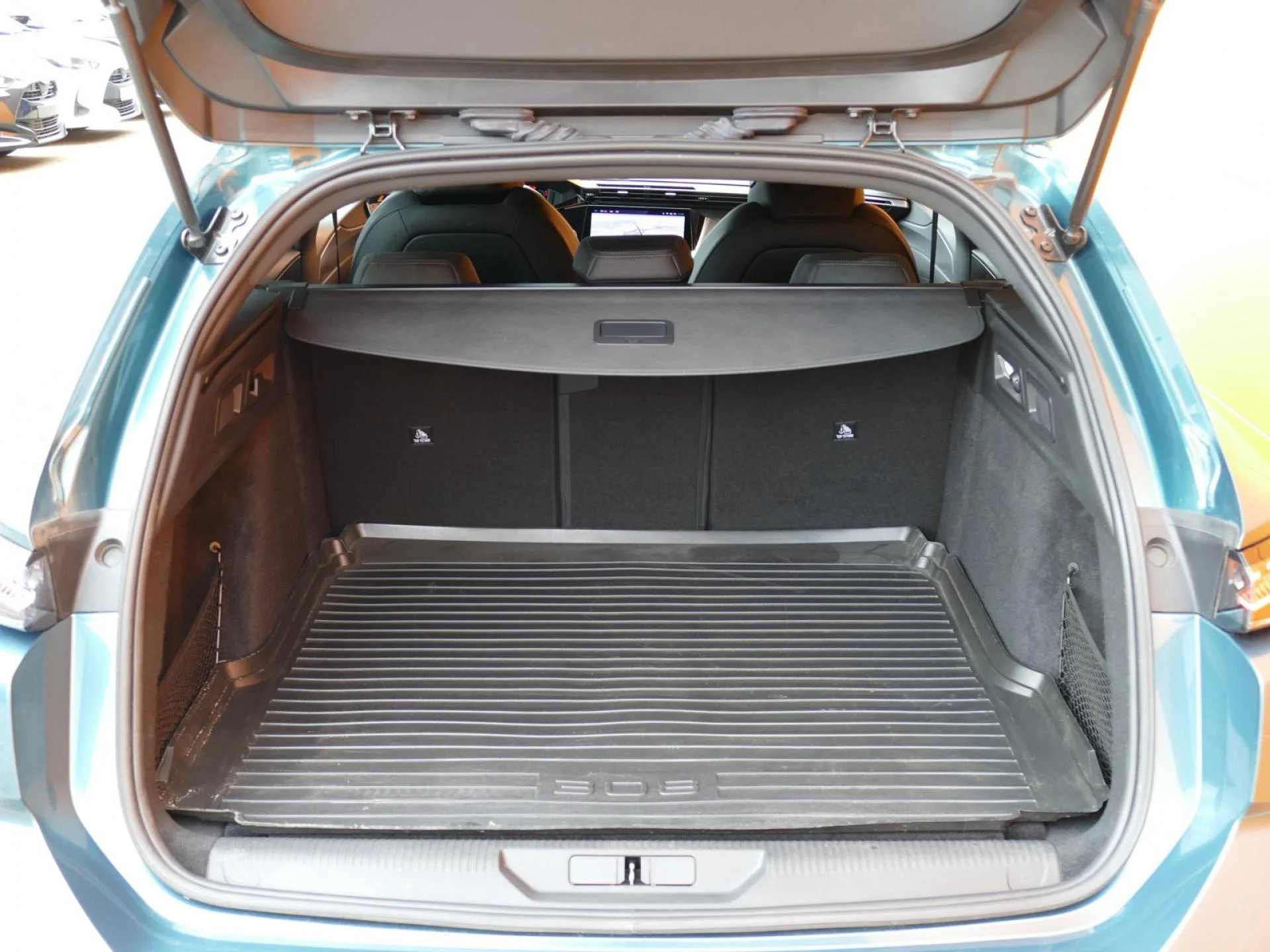 PEUGEOT 308 SW - Miniature 8 sur 31 - Cliquer pour voir cette photo