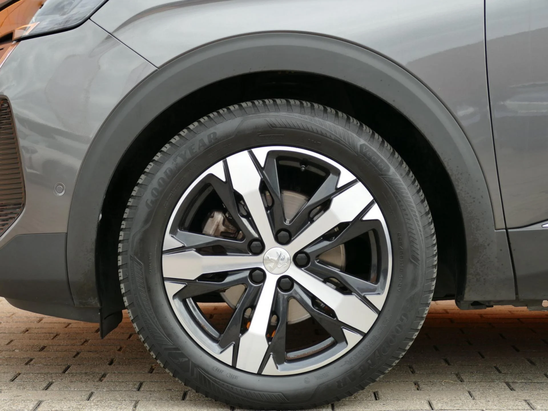 PEUGEOT 5008 - Miniature 33 sur 34 - Cliquer pour voir cette photo