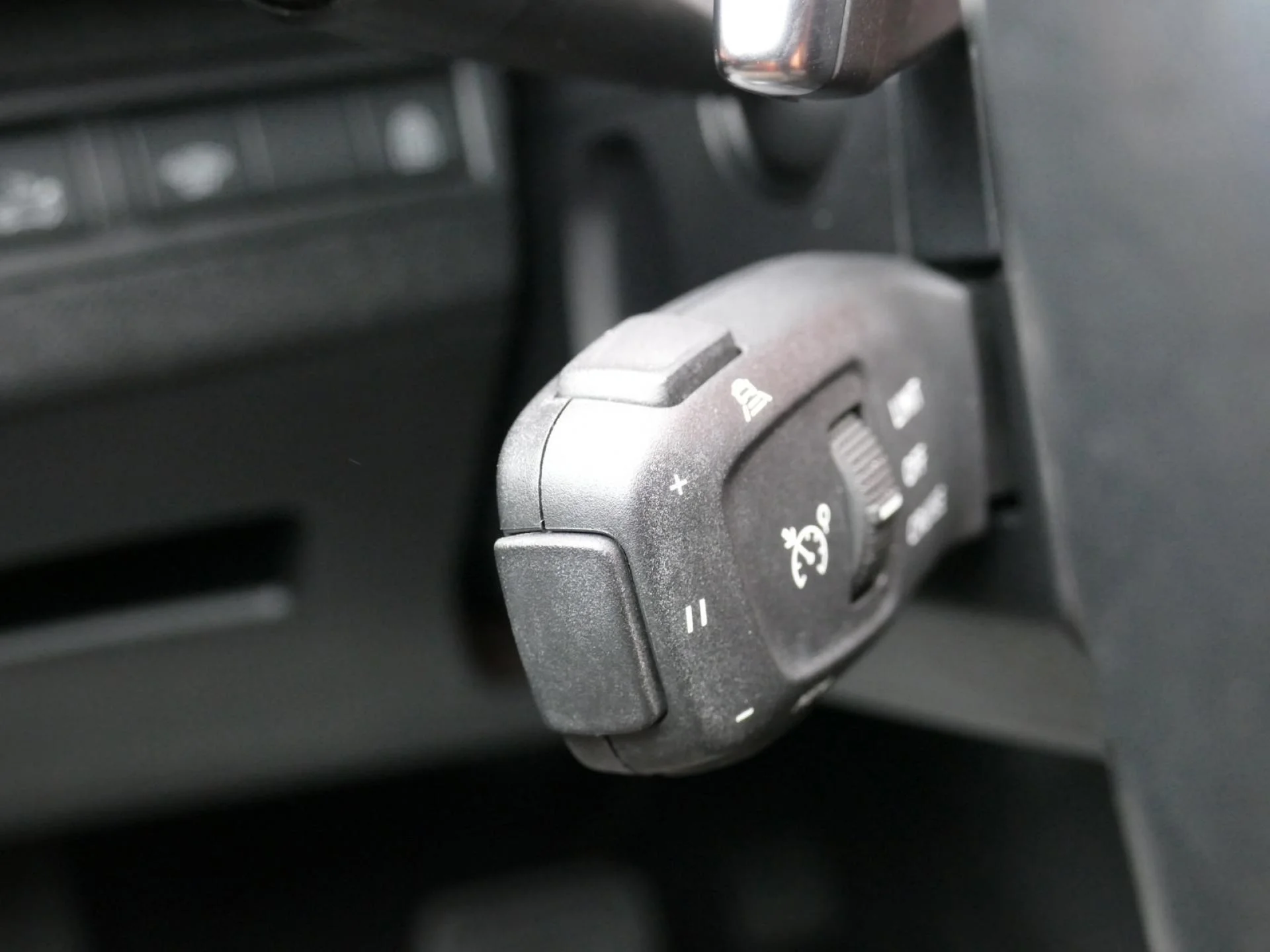 PEUGEOT 5008 - Miniature 26 sur 34 - Cliquer pour voir cette photo