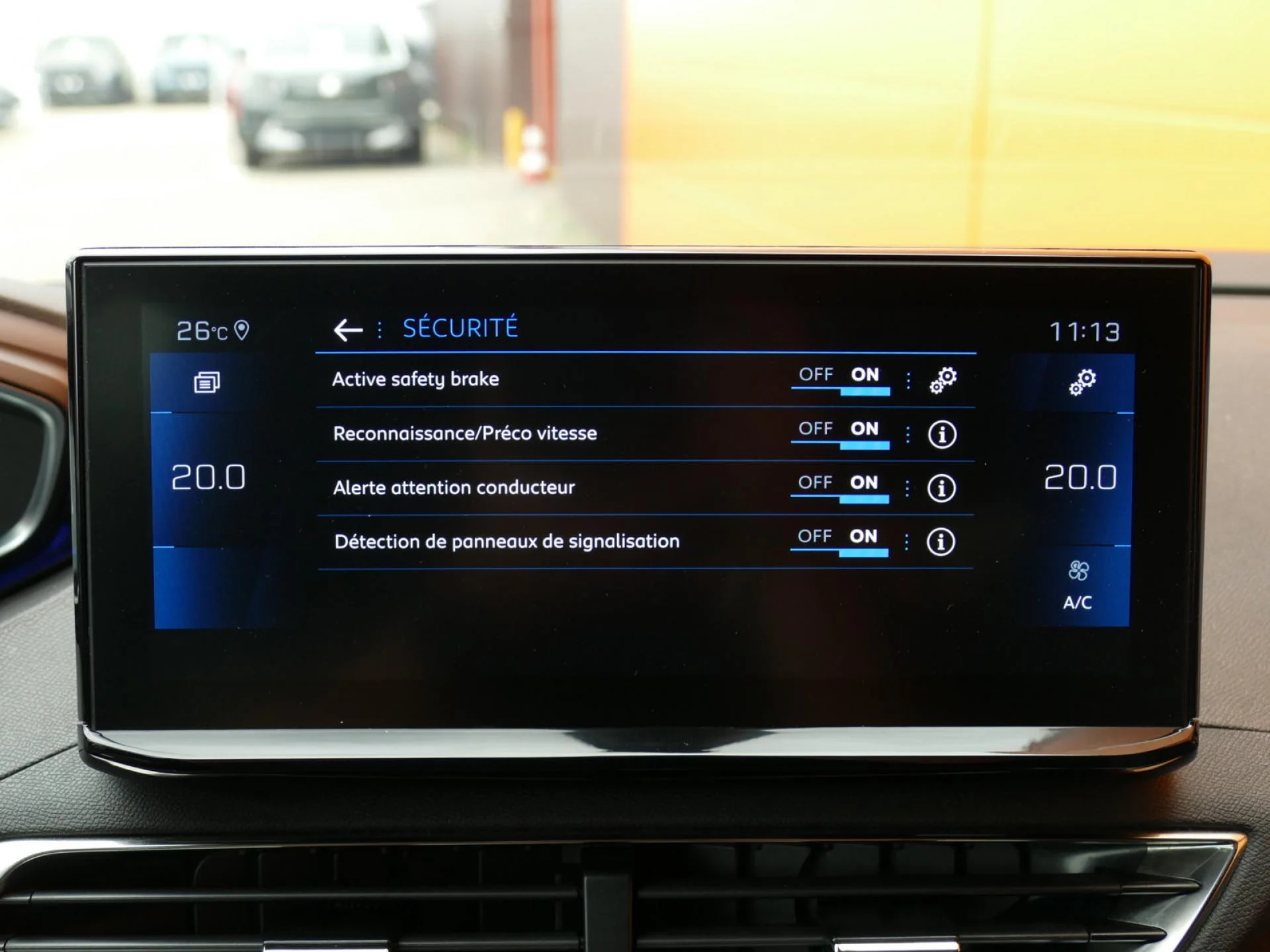 PEUGEOT 5008 - Miniature 14 sur 34 - Cliquer pour voir cette photo