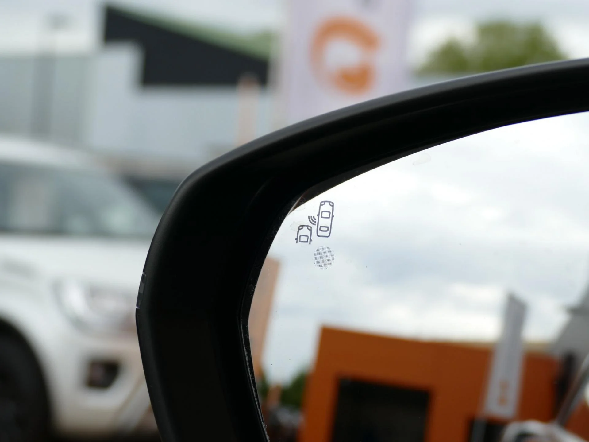 PEUGEOT 5008 - Miniature 28 sur 34 - Cliquer pour voir cette photo