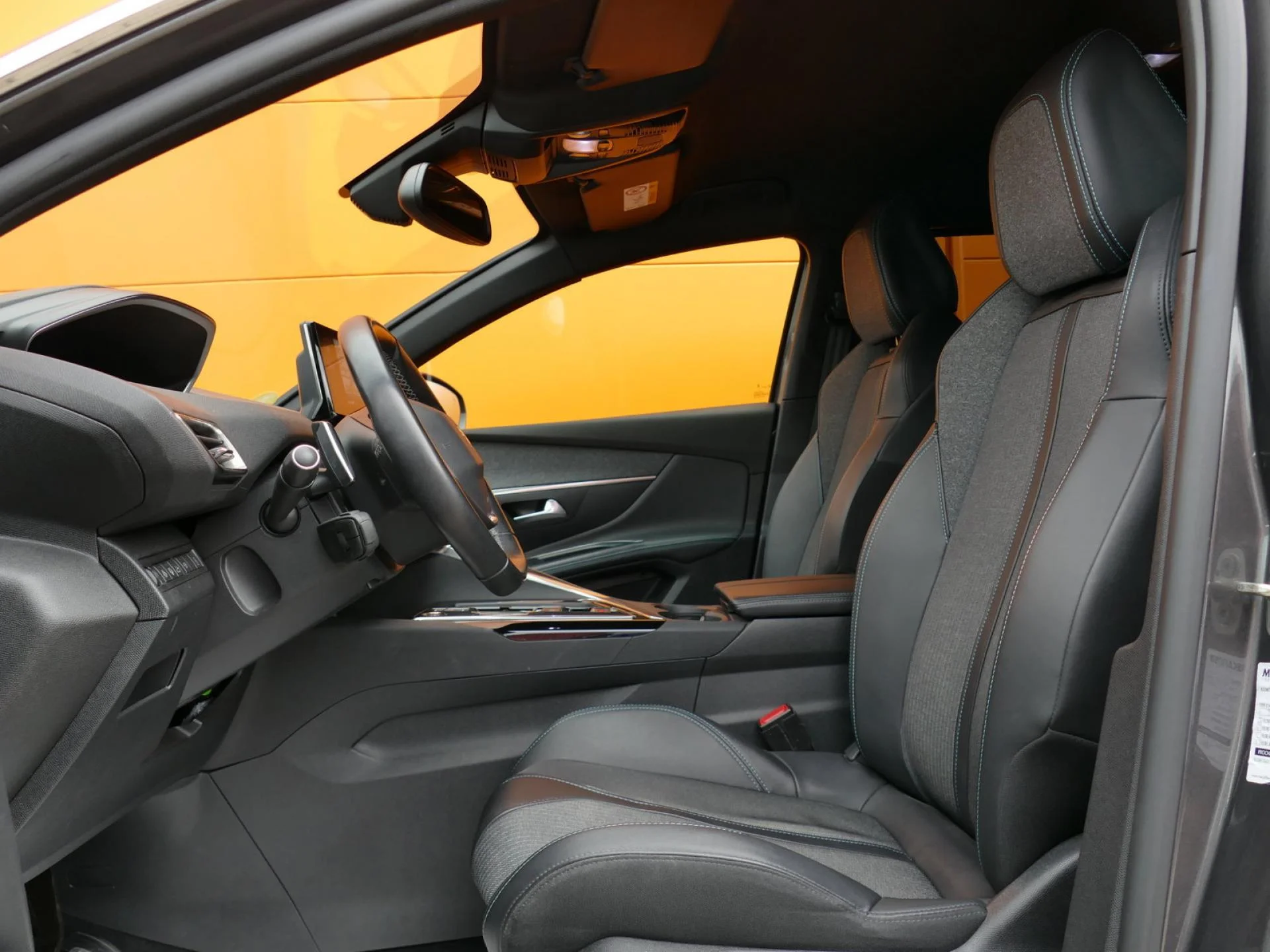 PEUGEOT 5008 - Miniature 7 sur 34 - Cliquer pour voir cette photo