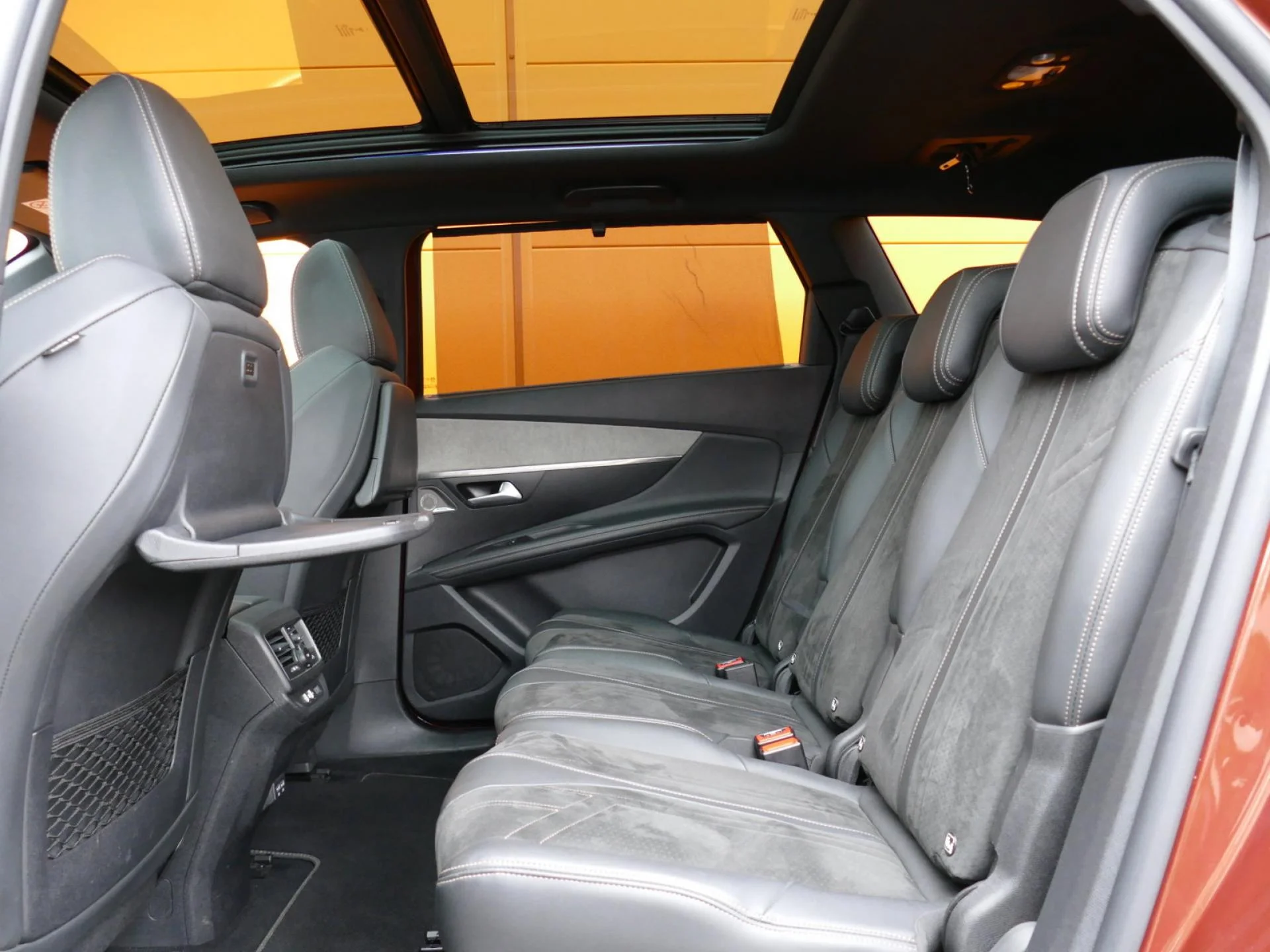 PEUGEOT 5008 - Miniature 7 sur 37 - Cliquer pour voir cette photo